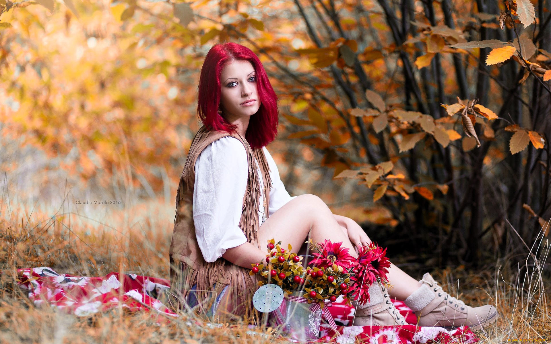 девушки, -, рыжеволосые, и, разноцветные, красные, волосы, жилет, блузка, ботинки, лейка, букет, кусты, осень