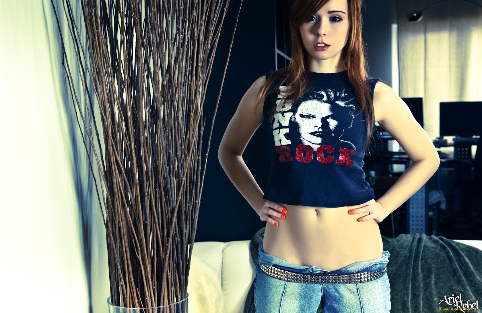 Ariel, Rebel, девушки