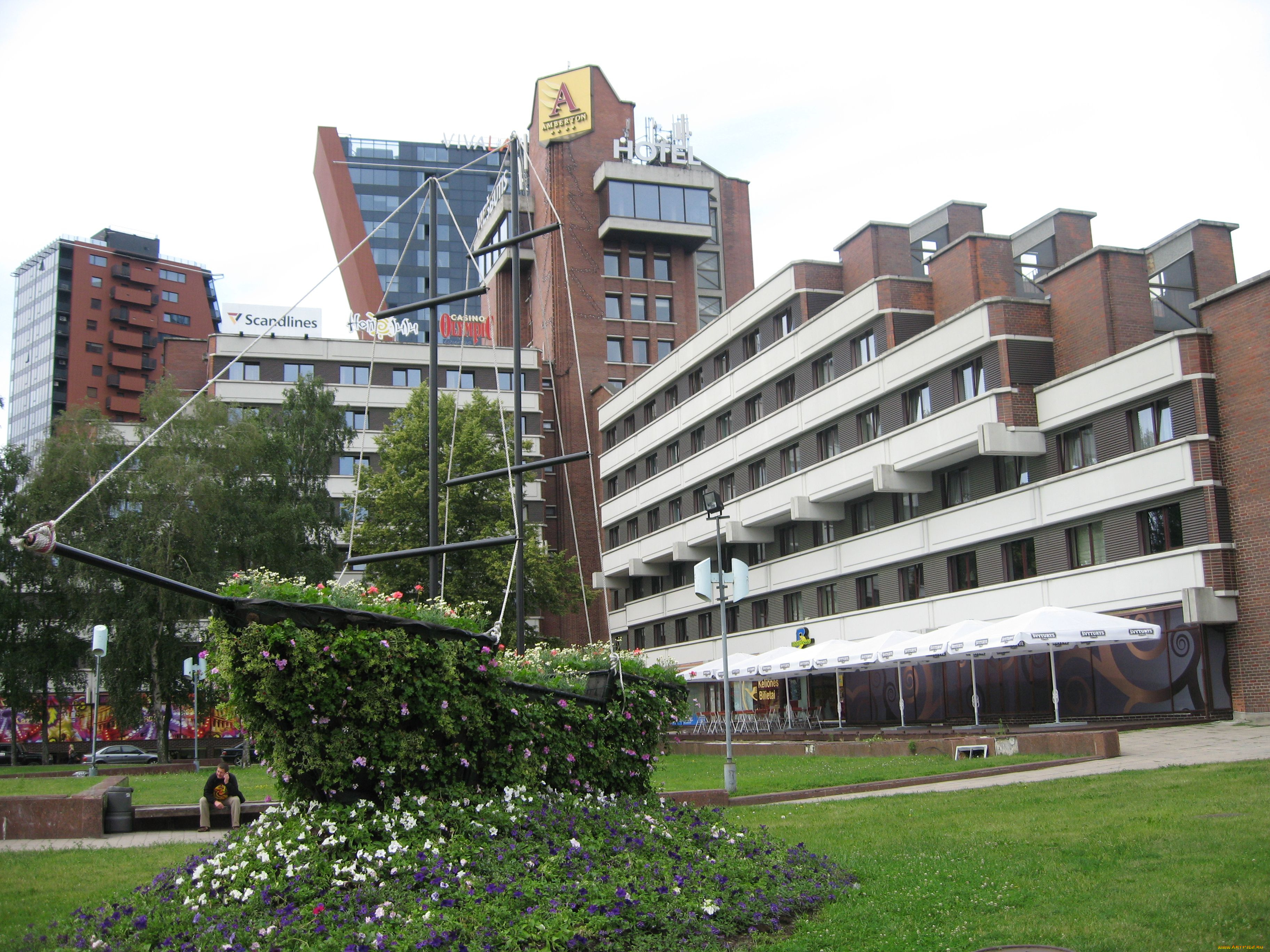 klaipeda, lithuania, города, здания, дома, hotel, гостиница, клумба, клайпеда, литва