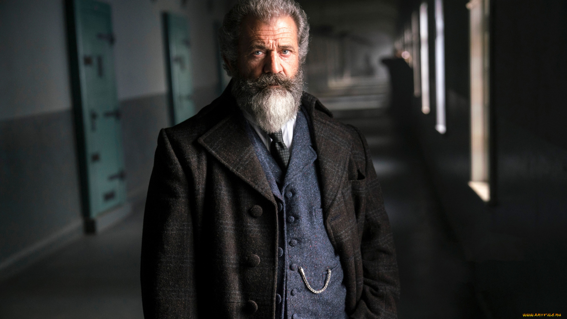 мужчины, mel, gibson, костюм, коридор, пальто, борода, актер