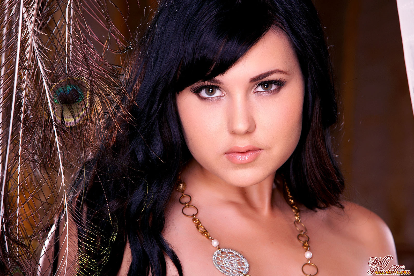 Bailey, Devonish, девушки, волосы, взгляд, перо, цепочка