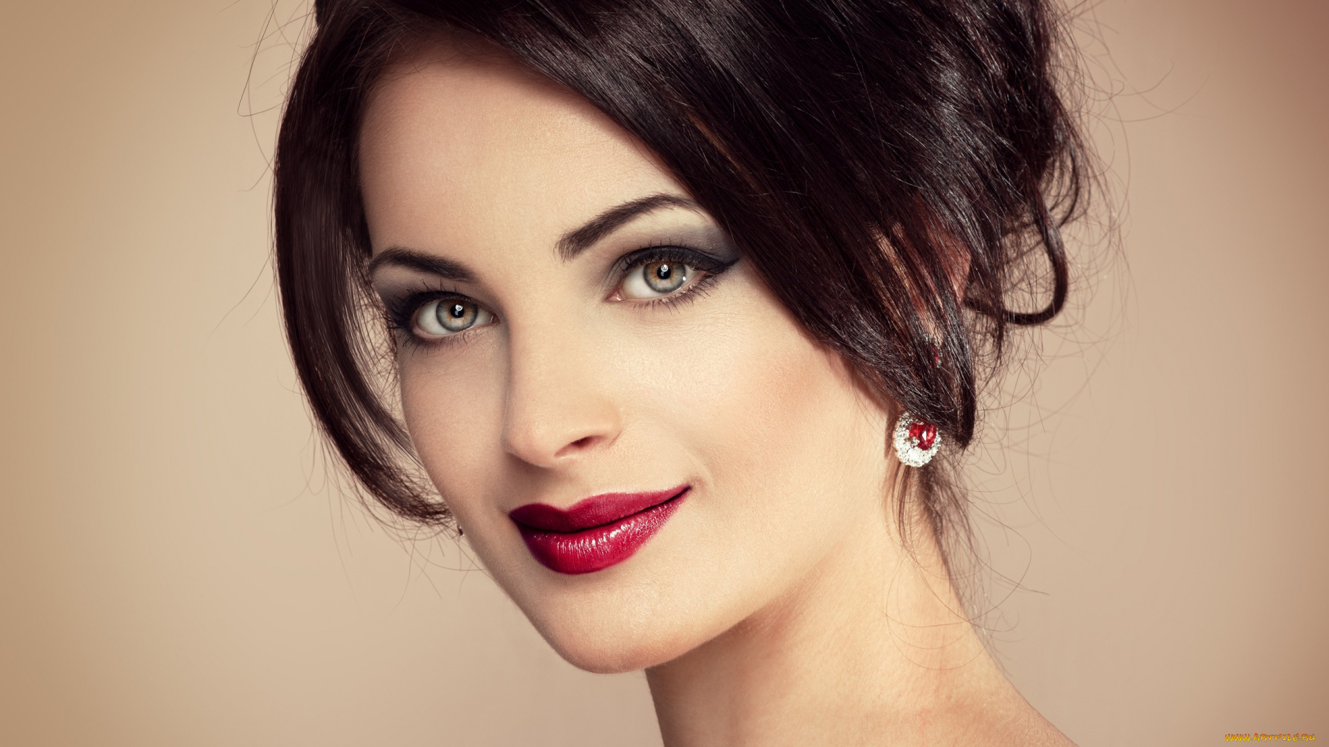 девушки, -unsort, , лица, , портреты, серьги, взгляд, макияж, улыбка, девушка, фон