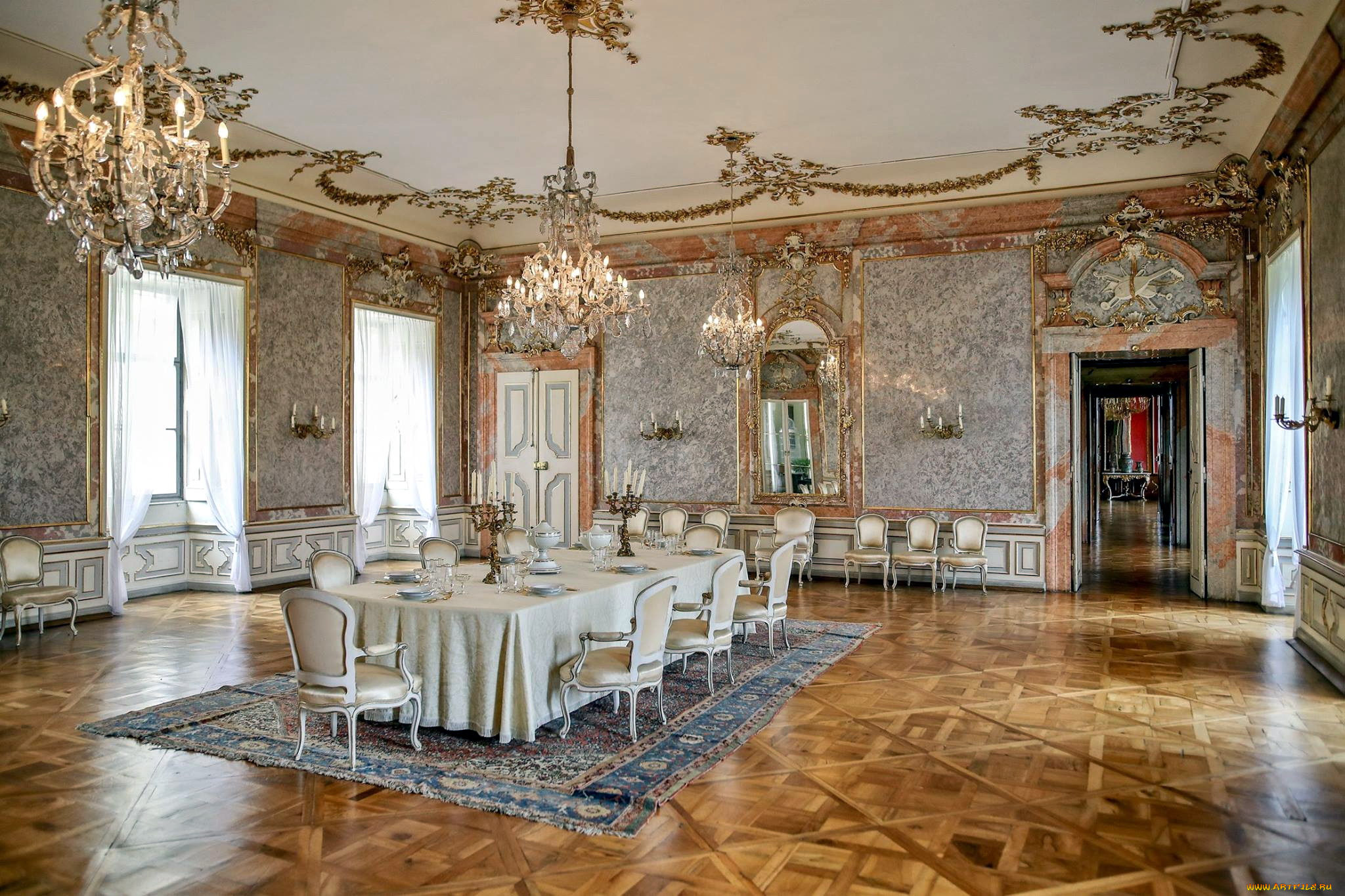интерьер, дворцы, , музеи, столовая, люстры, канделябры, сервировка