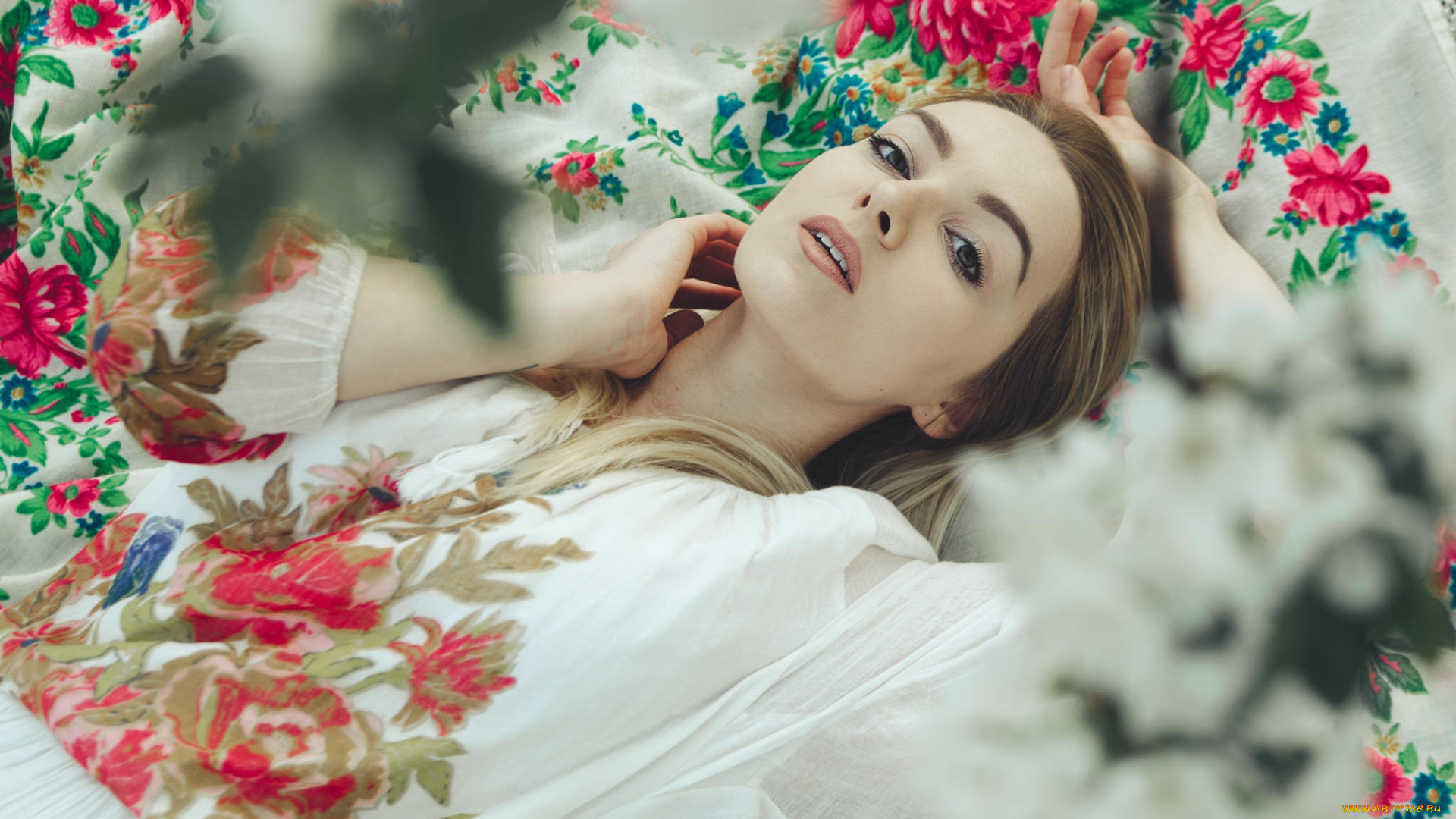 сексуальная, девушка, девушки, -, брюнетки, , шатенки, девушка, женщина, шатенка, темноволосая, сексуальная, модель, звезда, позирует, разная, обувь, верхняя, стильная, одежда, нижнее, эротическое, бельё, трусы, лифчик, колготки, чулки, аксессуары, макияж, и, множество, элементов, на, фотографии