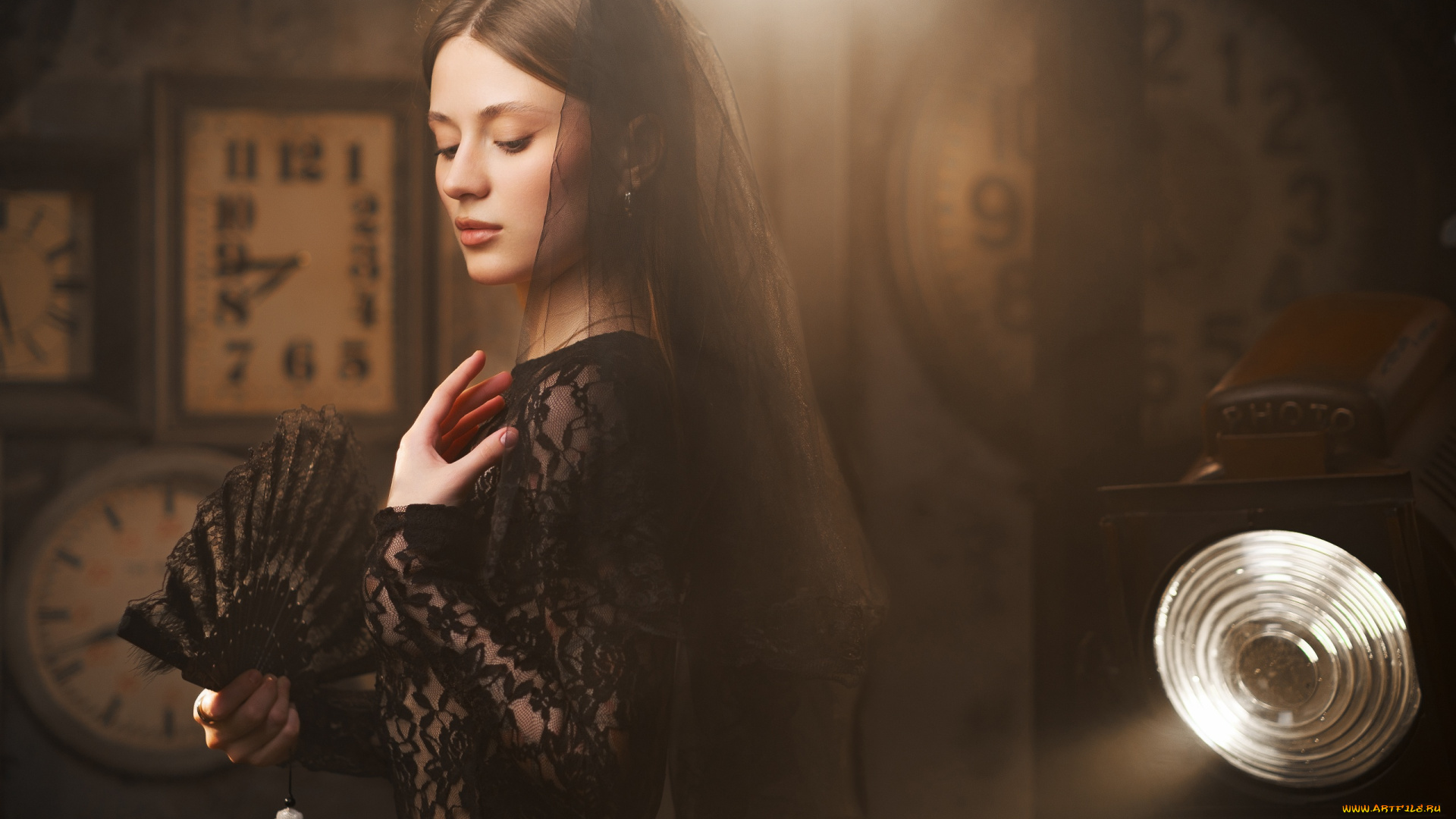 сексуальная, девушка, девушки, -, лица, , портреты, девушка, женщина, шатенка, темноволосая, сексуальная, модель, звезда, позирует, разная, обувь, верхняя, стильная, одежда, нижнее, эротическое, бельё, трусы, лифчик, колготки, чулки, аксессуары, макияж, и, множество, элементов, на, фотографии