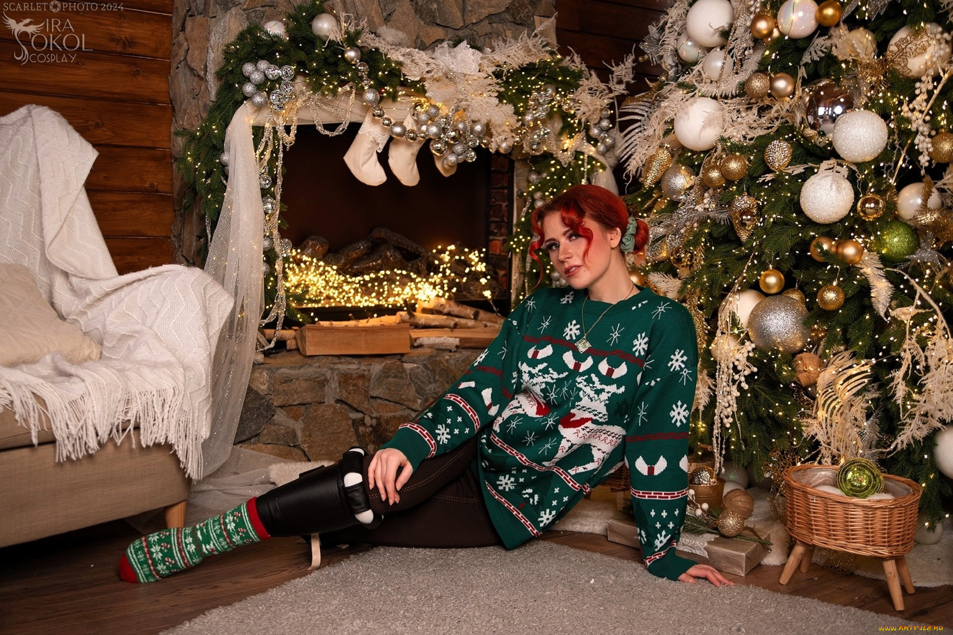 девушки, ира, сокол, рыжая, свитер, носки, лосины, кресло, камин, украшения, ёлка