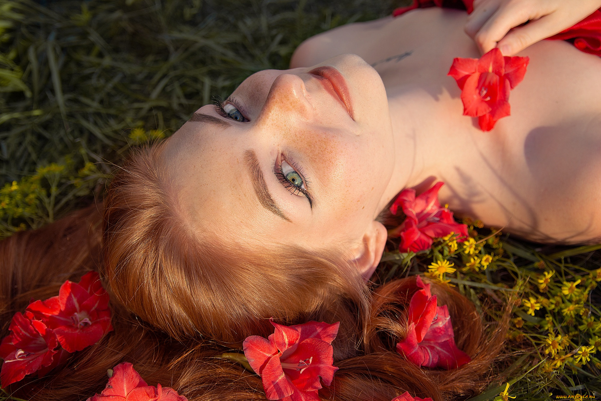 сексуальная, девушка, девушки, -, лица, , портреты, девушка, женщина, рыжая, светлая, тёмная, сексуальная, модель, звезда, позирует, разная, обувь, верхняя, стильная, одежда, нижнее, эротическое, бельё, трусы, лифчик, колготки, чулки, аксессуары, макияж, и, множество, элементов, на, фотографии