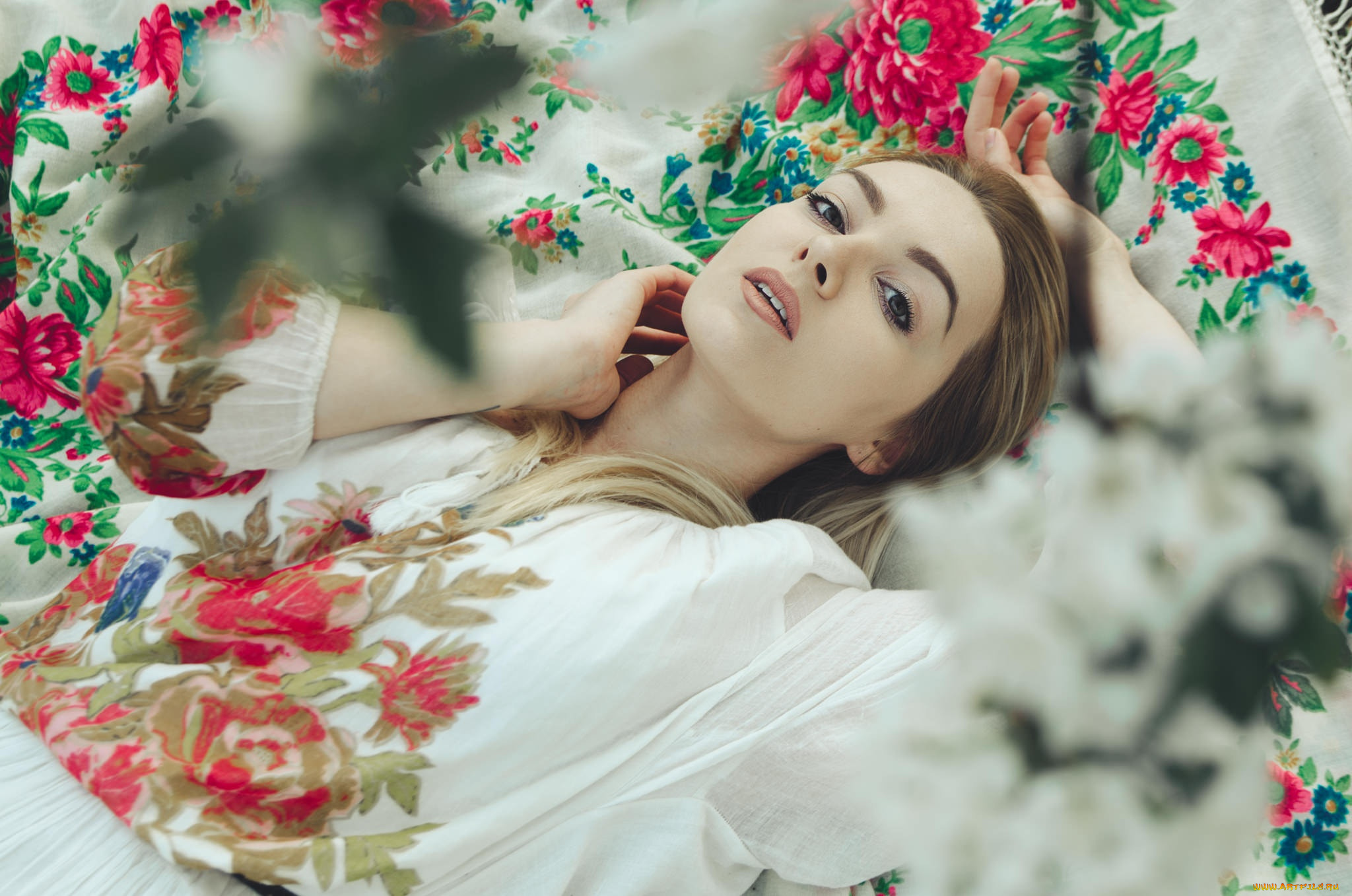 сексуальная, девушка, девушки, -, брюнетки, , шатенки, девушка, женщина, шатенка, темноволосая, сексуальная, модель, звезда, позирует, разная, обувь, верхняя, стильная, одежда, нижнее, эротическое, бельё, трусы, лифчик, колготки, чулки, аксессуары, макияж, и, множество, элементов, на, фотографии