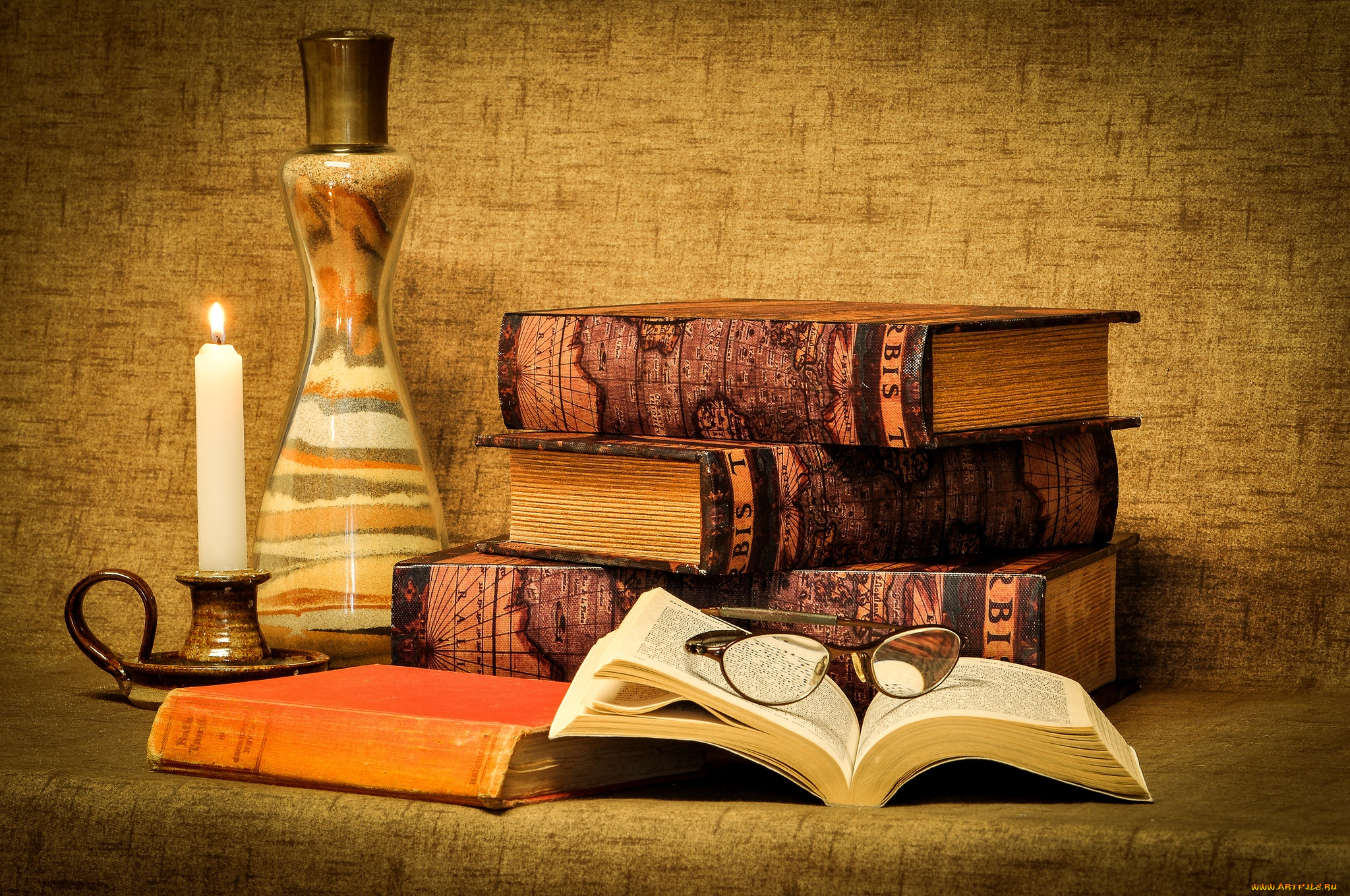 разное, канцелярия, книги, очки, свеча