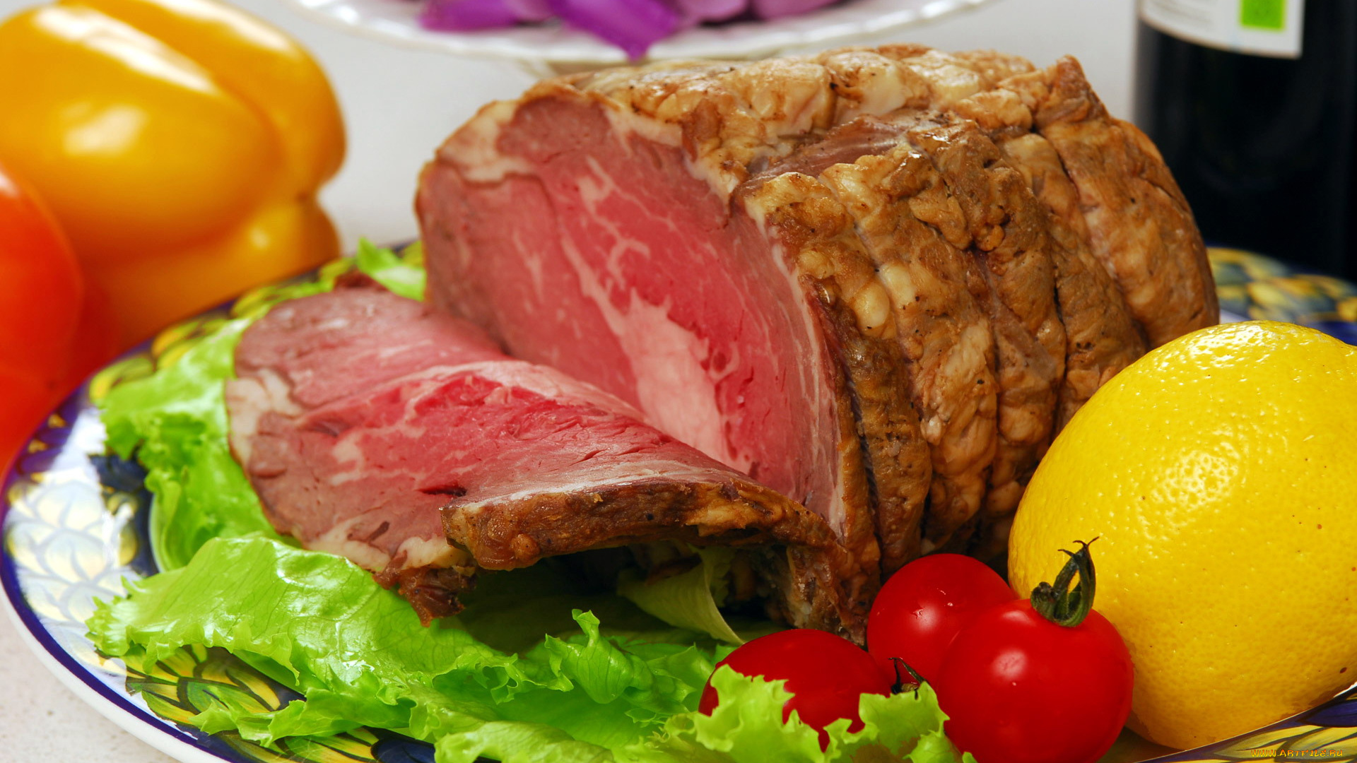 еда, мясные, блюда, зелень, лимон, помидоры, ростбиф