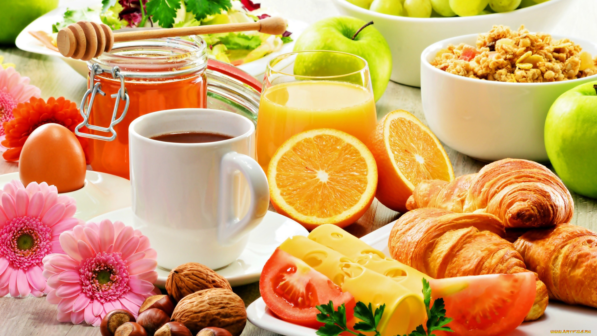 еда, разное, сок, круассаны, орехи, сыр, апельсины, мюсли, виноград, мед, кофе, томаты, помидоры