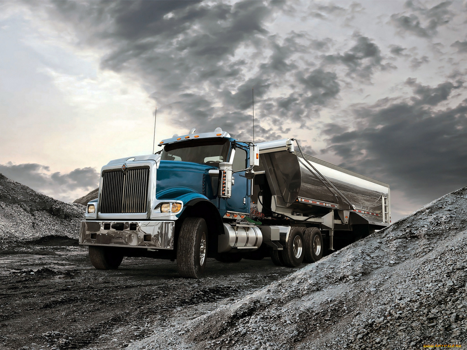 автомобили, international