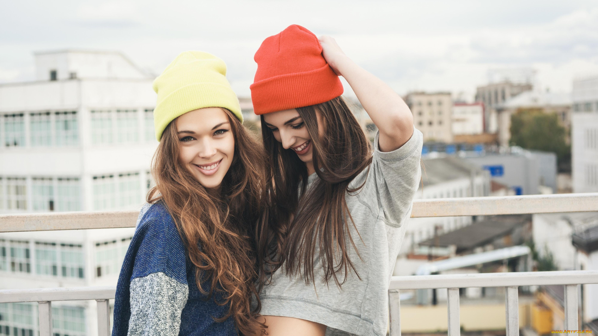 девушки, -unsort, , группа, девушек, свитера, улыбки, шапки, подруги, крыши