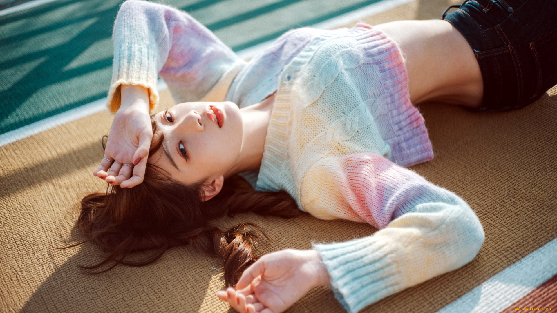 девушки, -, азиатки, азиатка, джинсы, кофта, поза