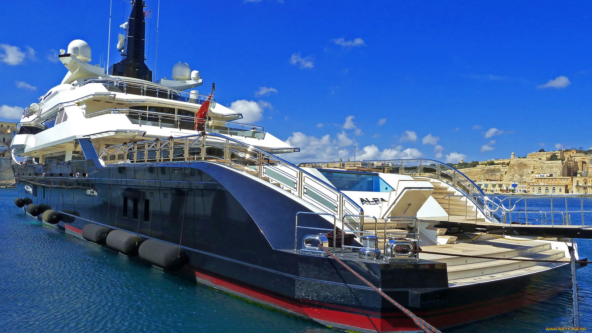 корабли, Яхты