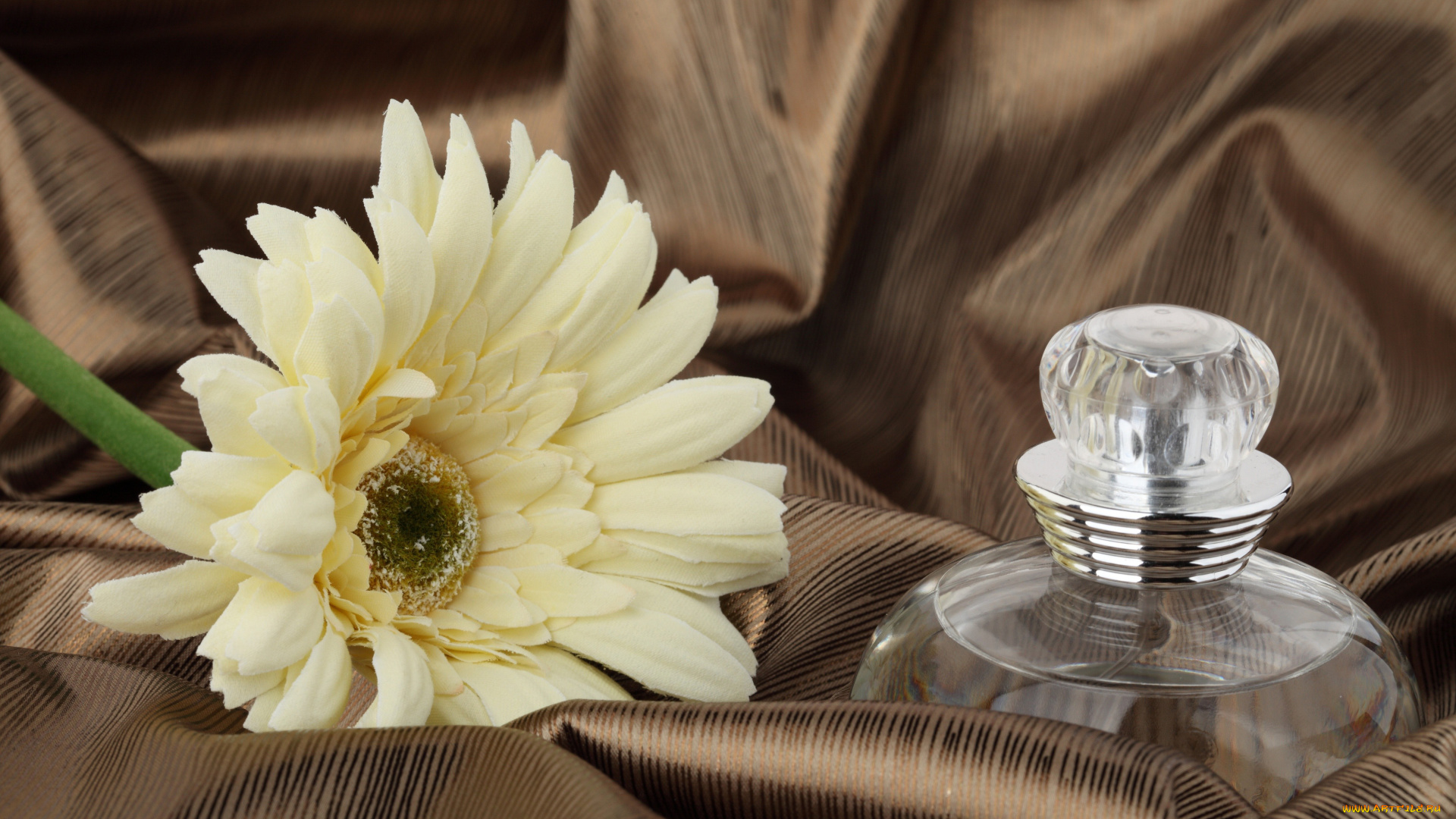 разное, косметика, духи, флакон, шелк, гербера