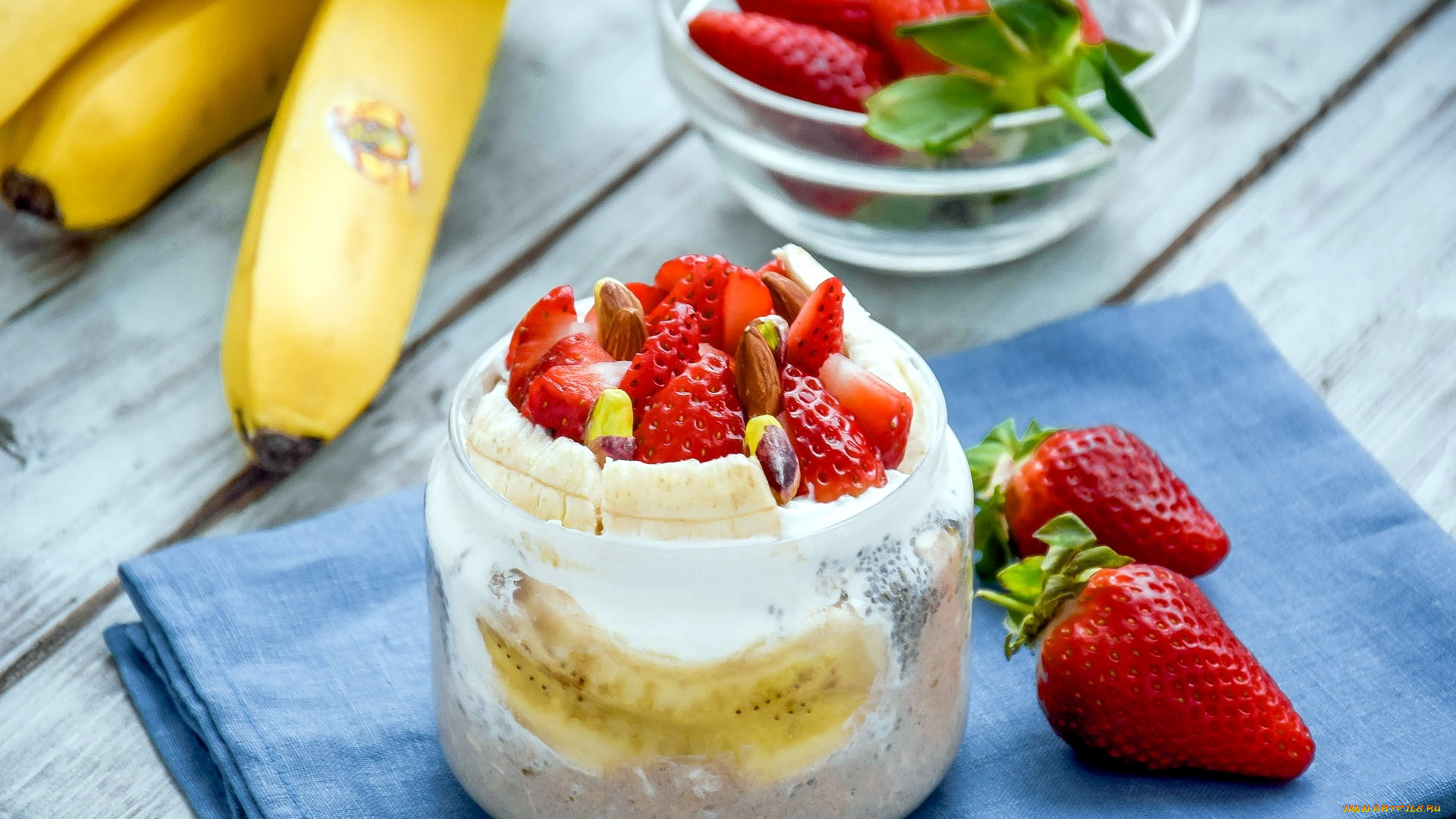 еда, мороженое, , десерты, орехи, банан, клубника, десерт