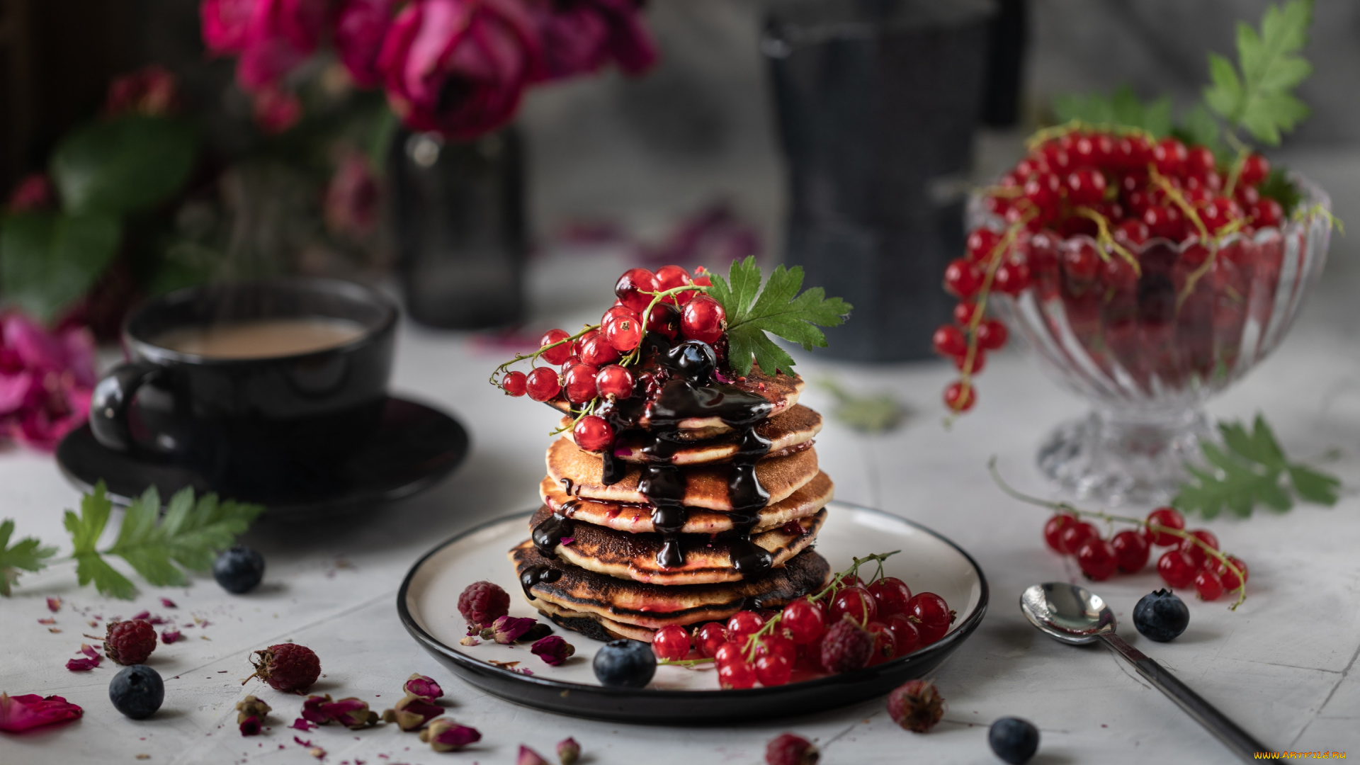 еда, блины, , оладьи, ягоды, шоколад, тарелка, смородина, блинчики