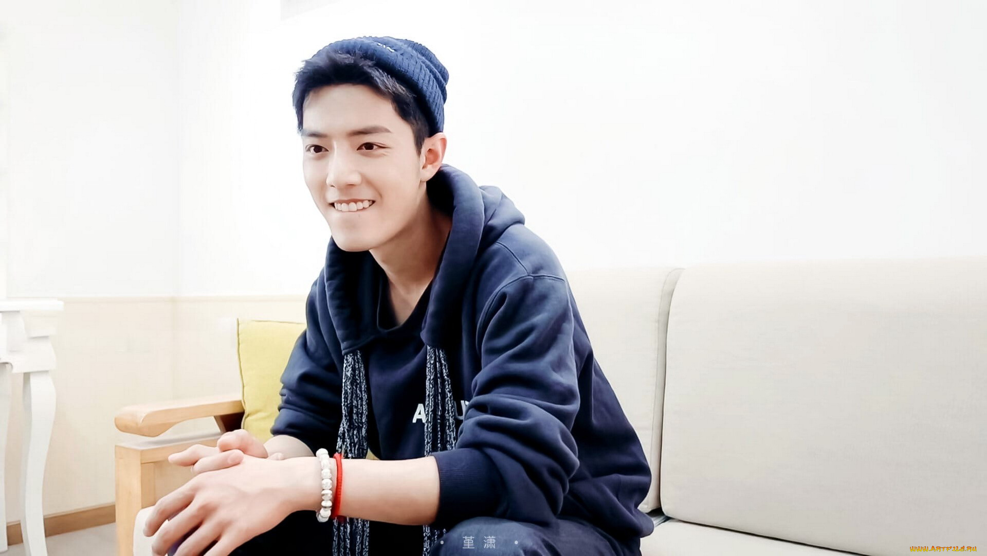 мужчины, xiao, zhan, актер, шапка, толстовка, диван, браслеты