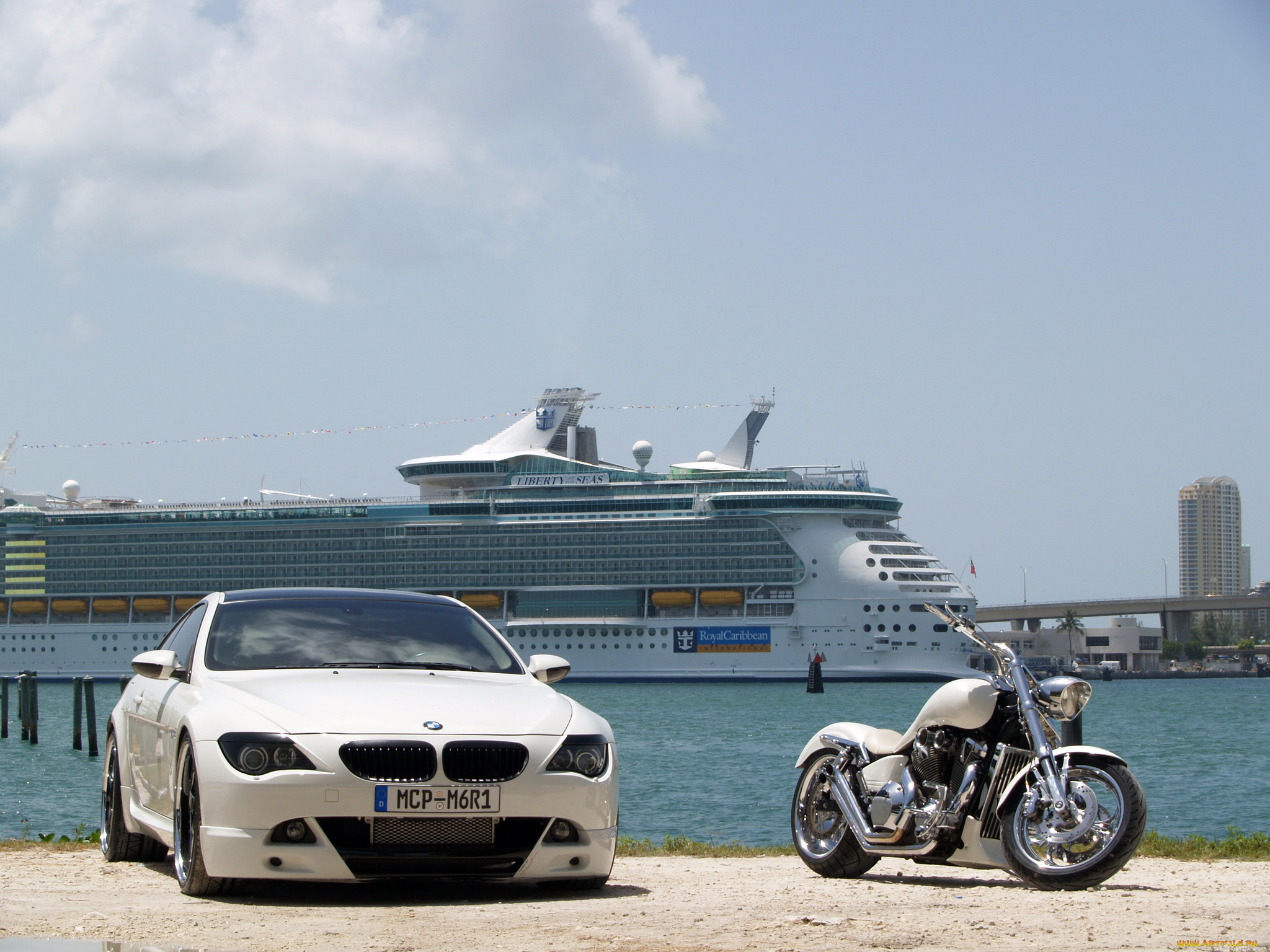 автомобили, разные, вместе