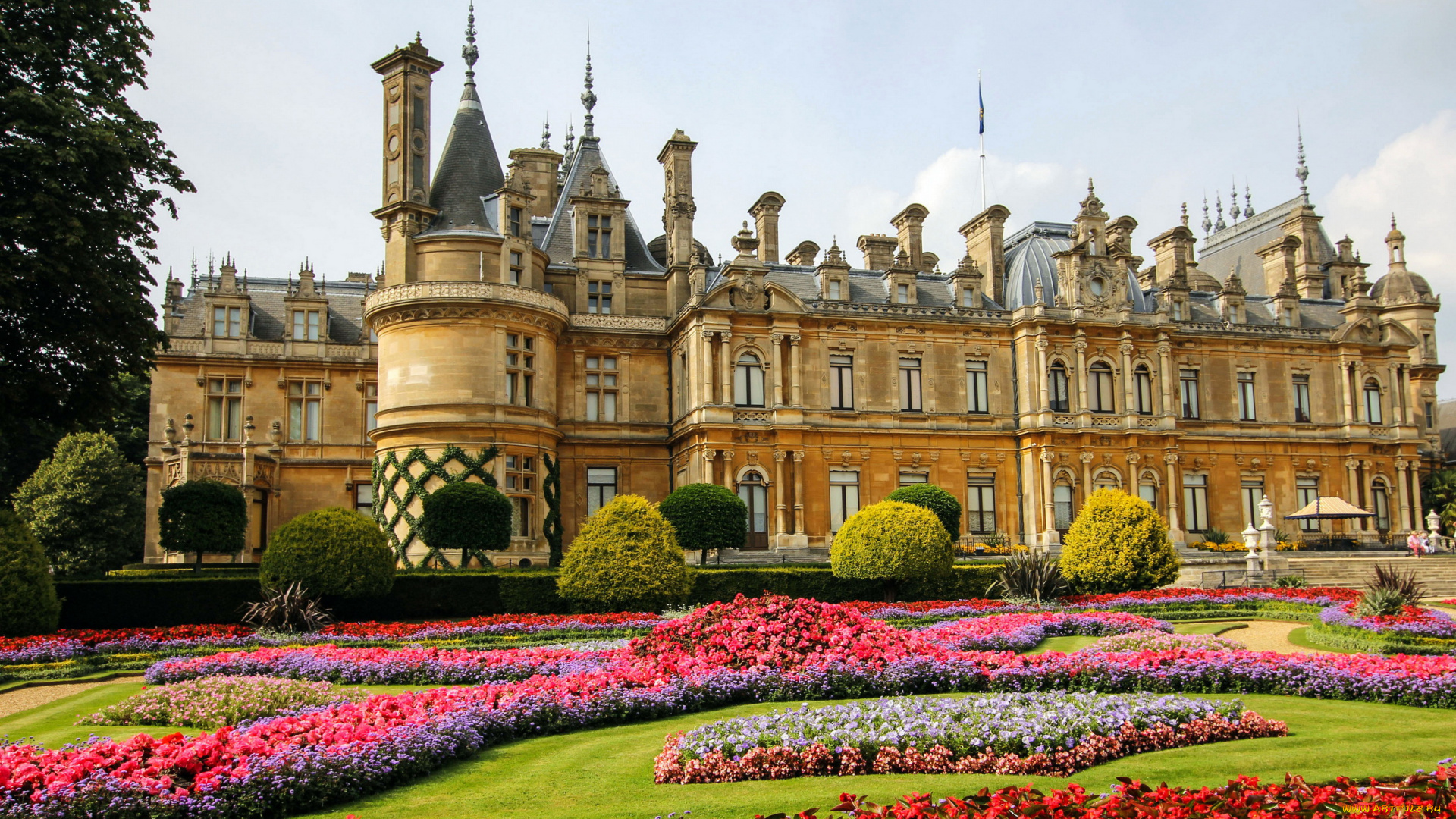 waddesdon, manor, англия, города, -, дворцы, , замки, , крепости, англия, waddesdon, manor, цветы, клумбы, парк, дворец
