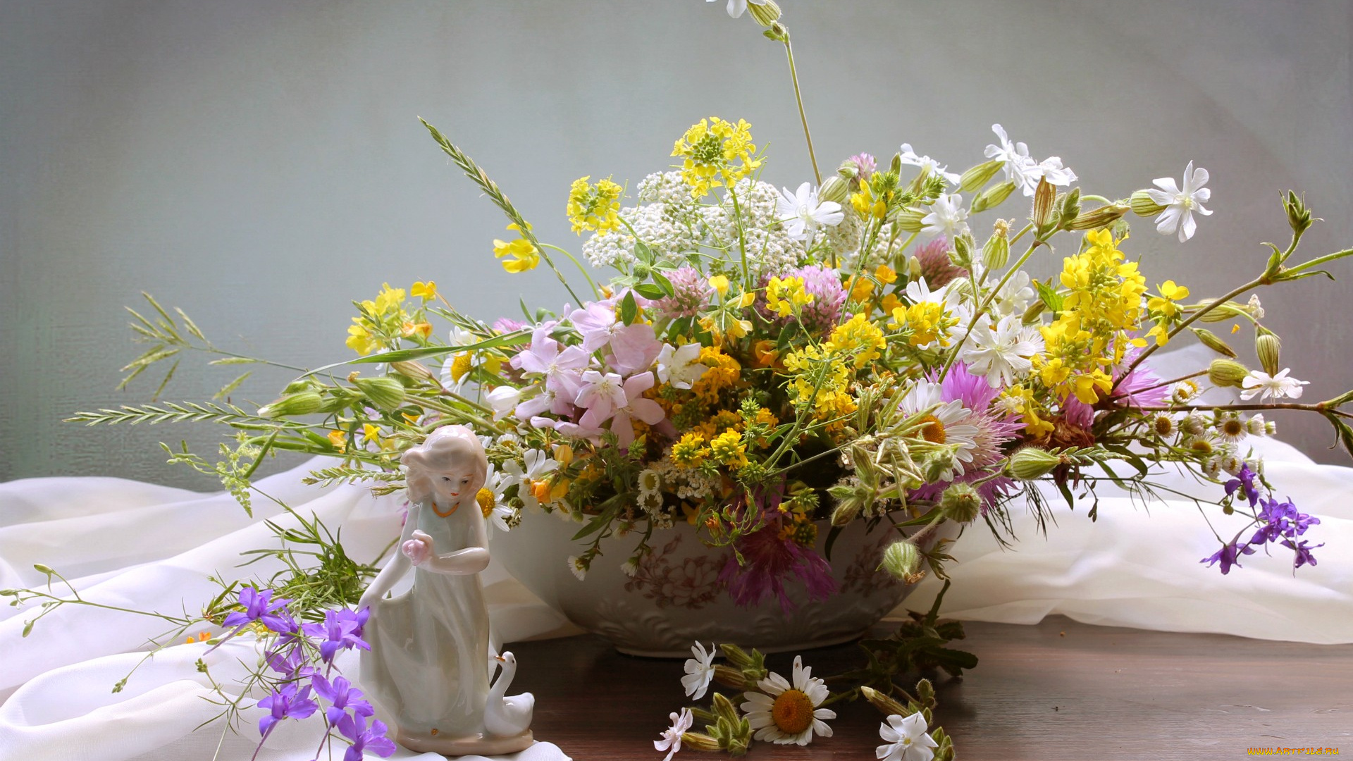 цветы, букеты, , композиции, девочка, лето, статуэтка, полевые, букет