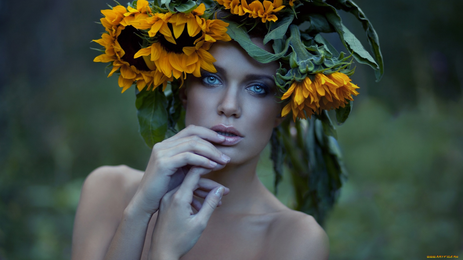 девушки, -unsort, , лица, , портреты, подсолнухи, руки, взгляд, лицо, венок