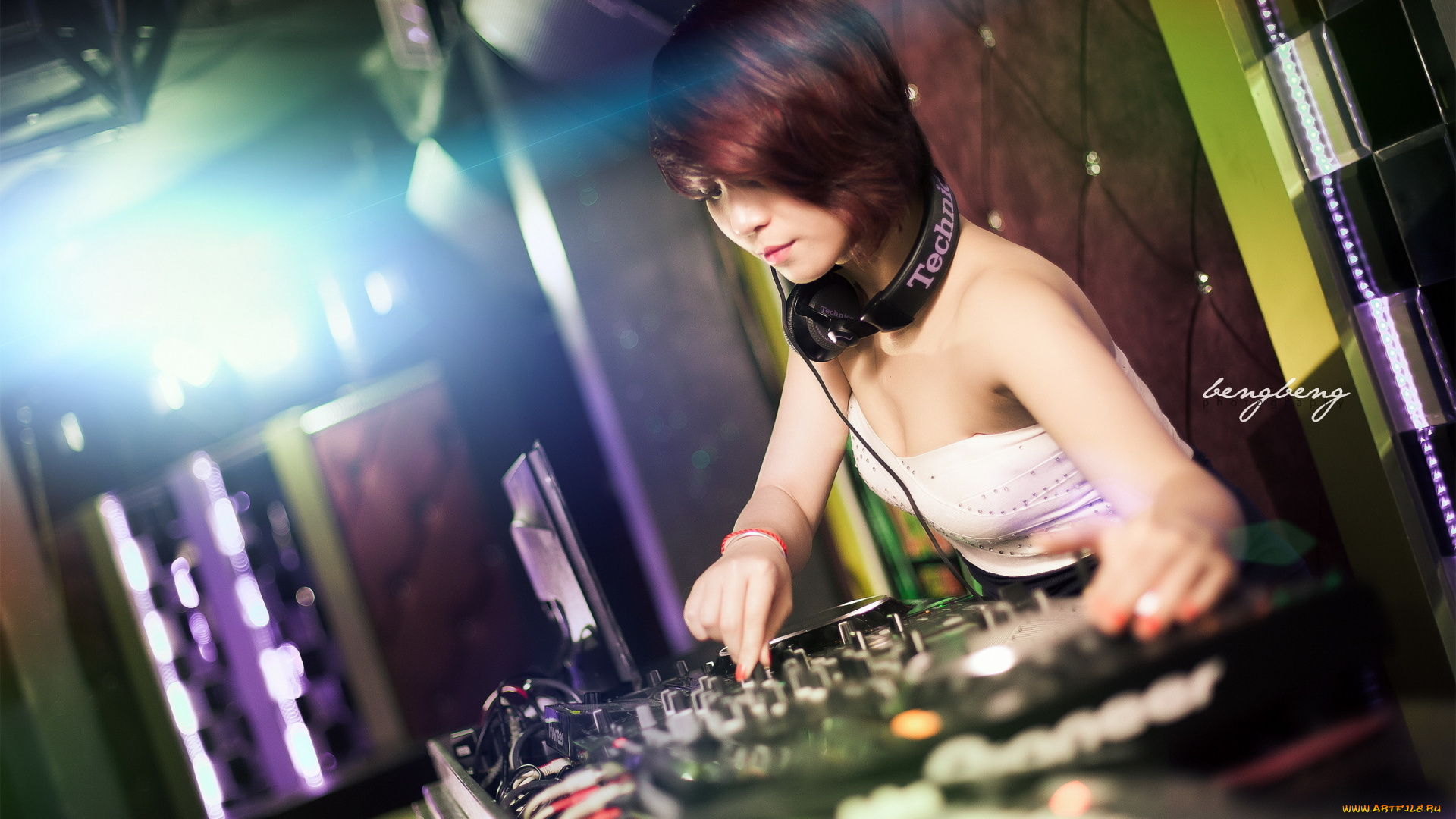 музыка, -другое, девушка, диджей, наушники, пульт, микшер
