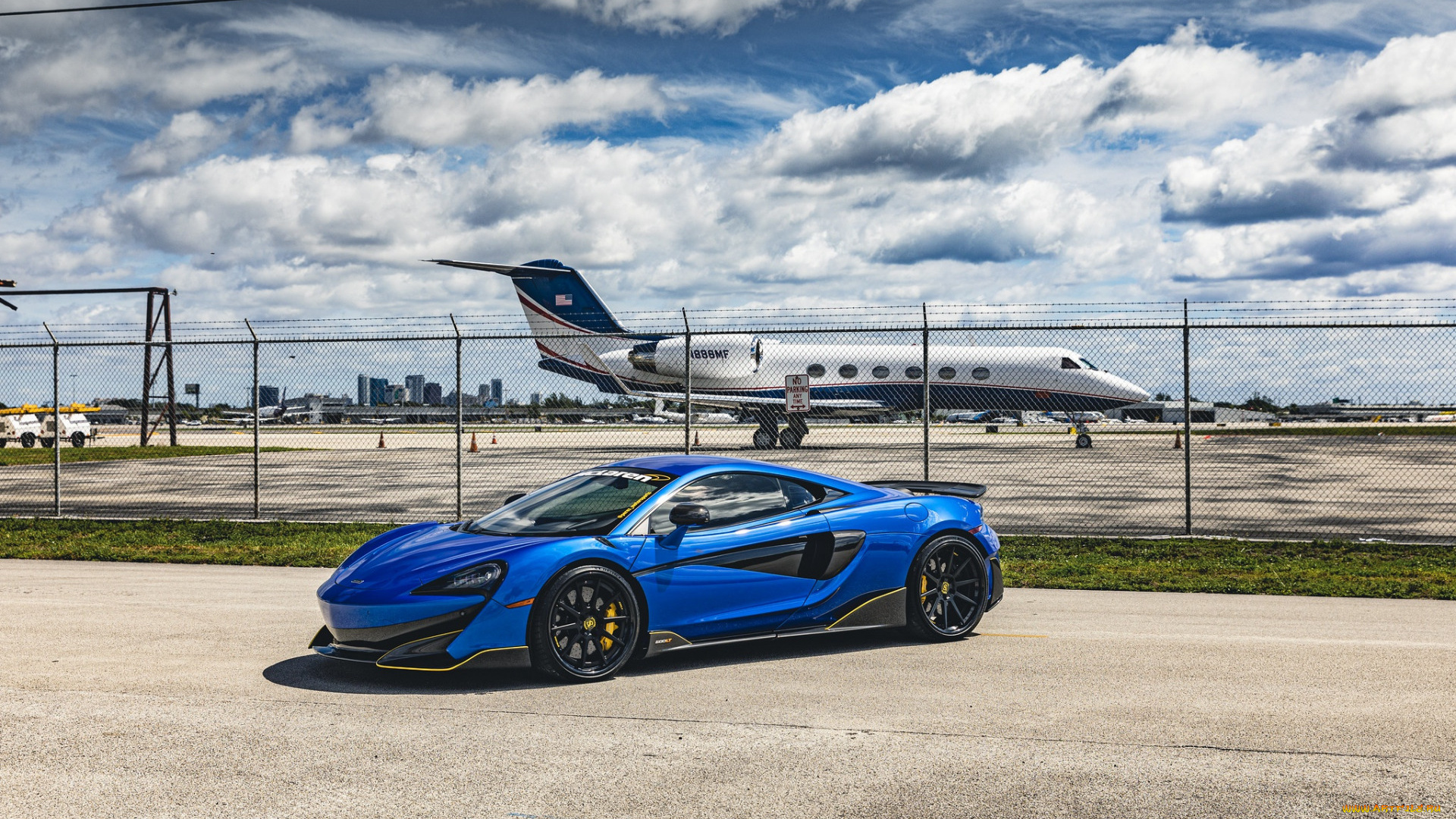 mclaren, 600lt, автомобили, mclaren, 600lt, гиперавтомобиль, синий, спортивный, автомобиль, купе, черные, колеса, аэропорт, британские, суперкары