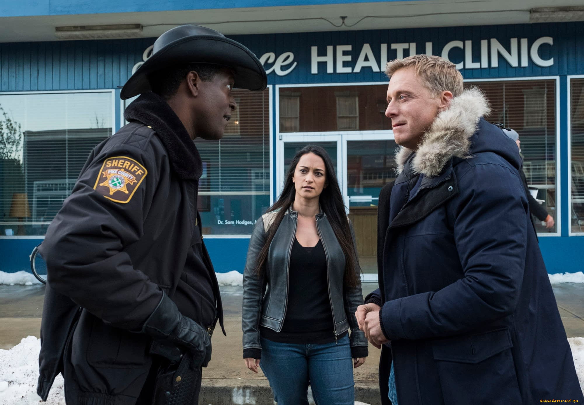 кино, фильмы, resident, alien, , сериал, шериф, мужчина, женщина, улица