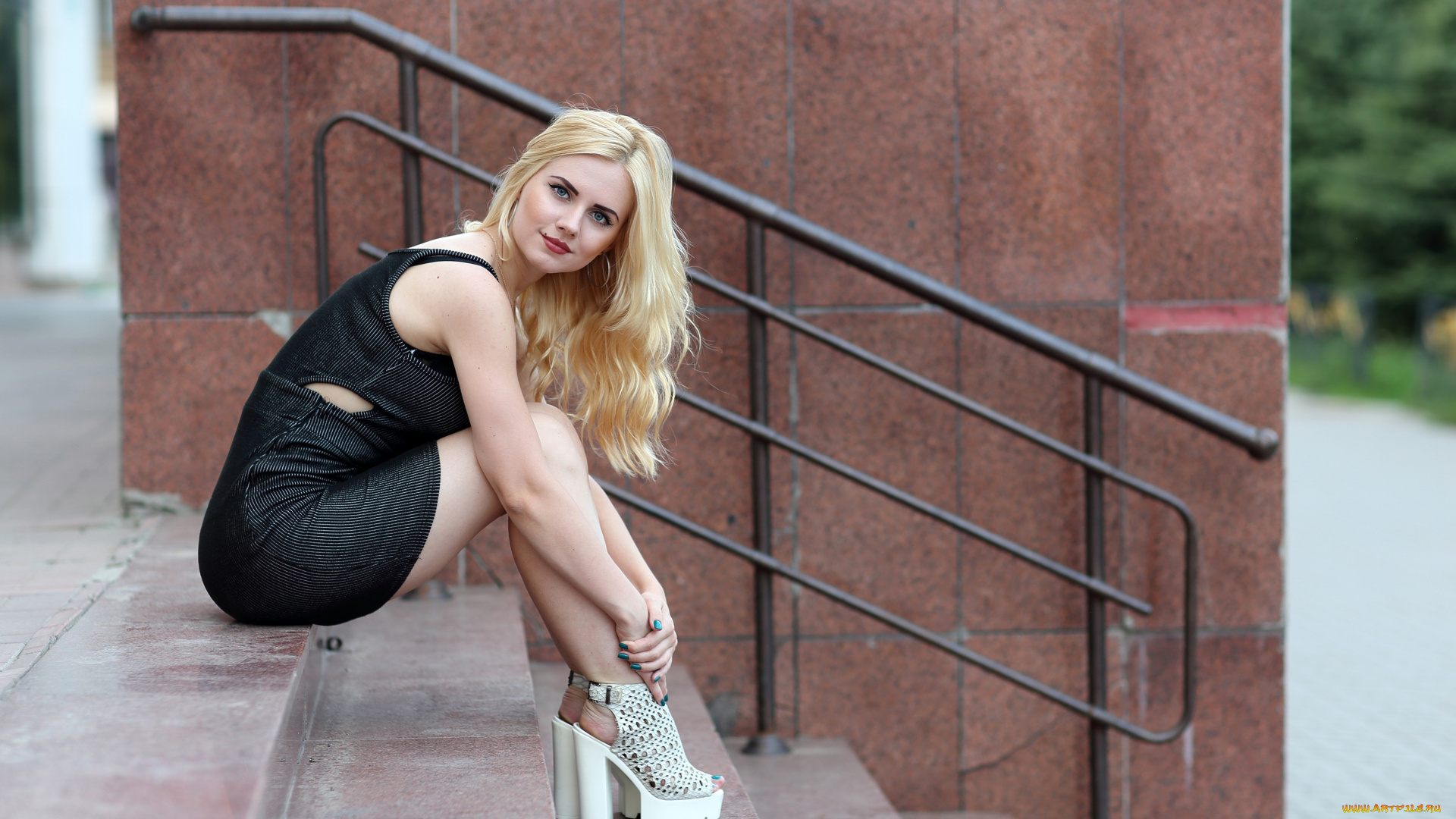 сексуальная, девушка, девушки, -, блондинки, , светловолосые, девушка, женщина, блондинка, светловолосая, сексуальная, модель, звезда, позирует, разная, обувь, верхняя, стильная, одежда, нижнее, эротическое, бельё, трусы, лифчик, колготки, чулки, аксессуары, макияж, и, множество, элементов, на, фотографии