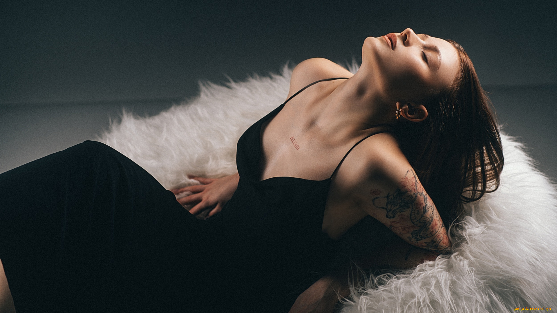 сексуальная, девушка, девушки, -, брюнетки, , шатенки, девушка, женщина, шатенка, темноволосая, сексуальная, модель, звезда, позирует, разная, обувь, верхняя, стильная, одежда, нижнее, эротическое, бельё, трусы, лифчик, колготки, чулки, аксессуары, макияж, и, множество, элементов, на, фотографии