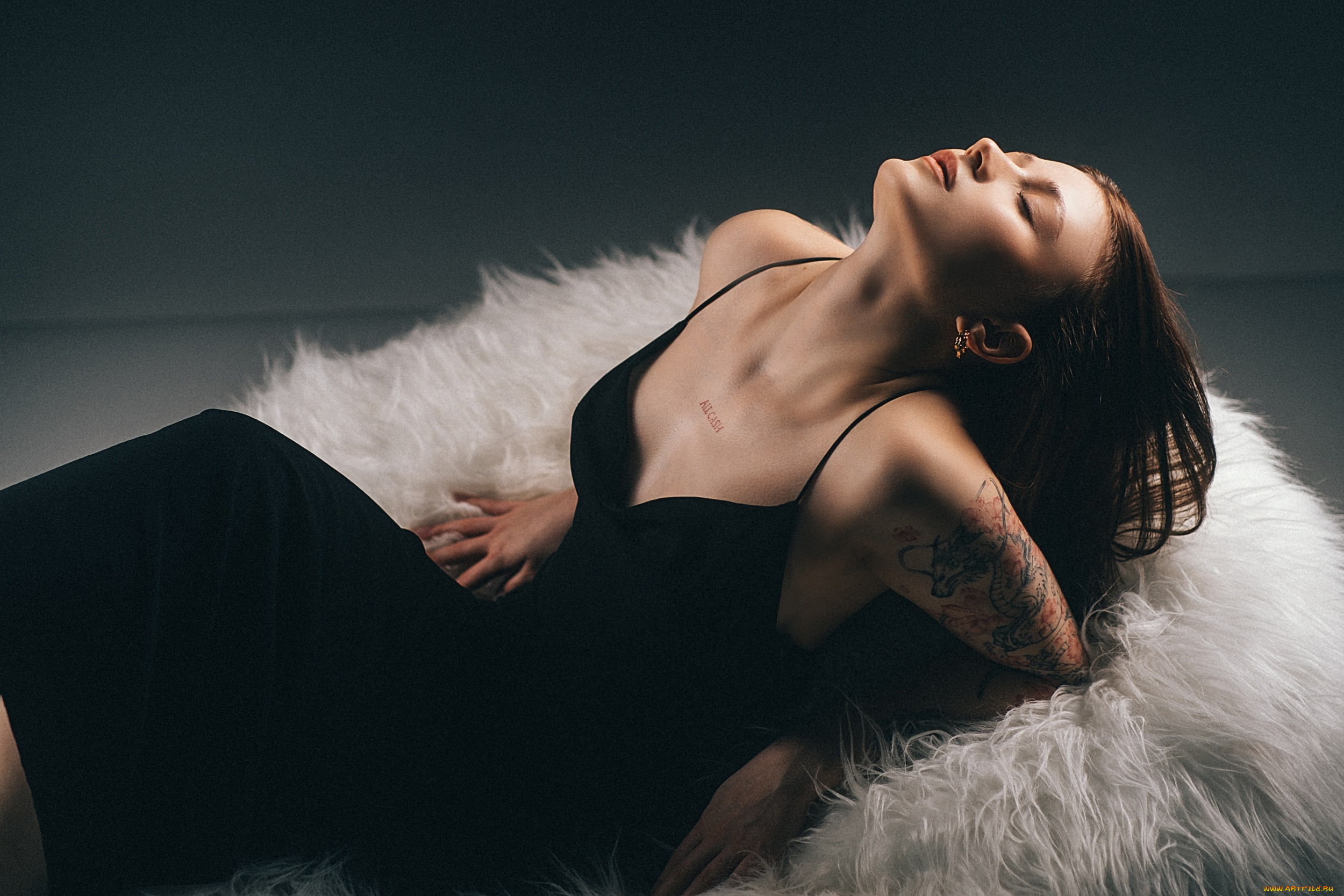 сексуальная, девушка, девушки, -, брюнетки, , шатенки, девушка, женщина, шатенка, темноволосая, сексуальная, модель, звезда, позирует, разная, обувь, верхняя, стильная, одежда, нижнее, эротическое, бельё, трусы, лифчик, колготки, чулки, аксессуары, макияж, и, множество, элементов, на, фотографии