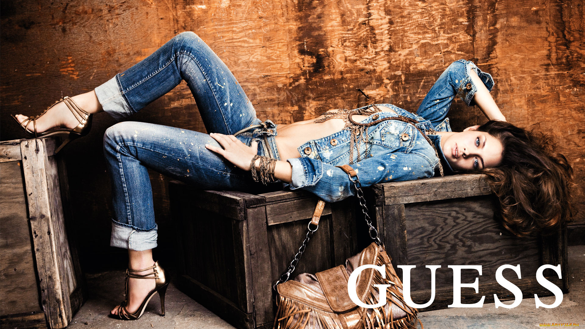 бренды, guess, сумка, джинсы, девушка