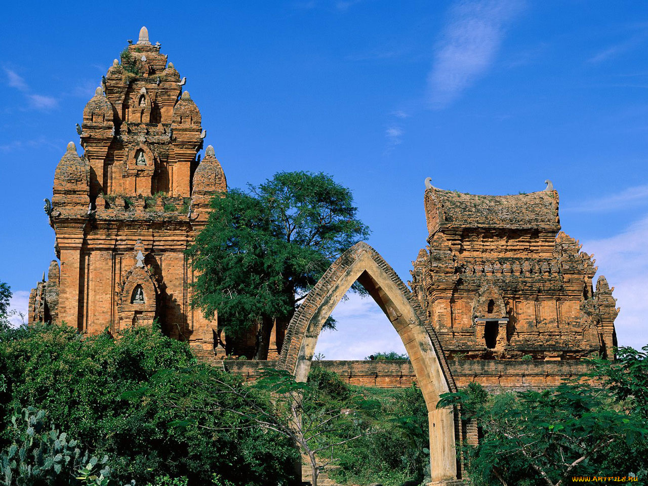 города, исторические, архитектурные, памятники