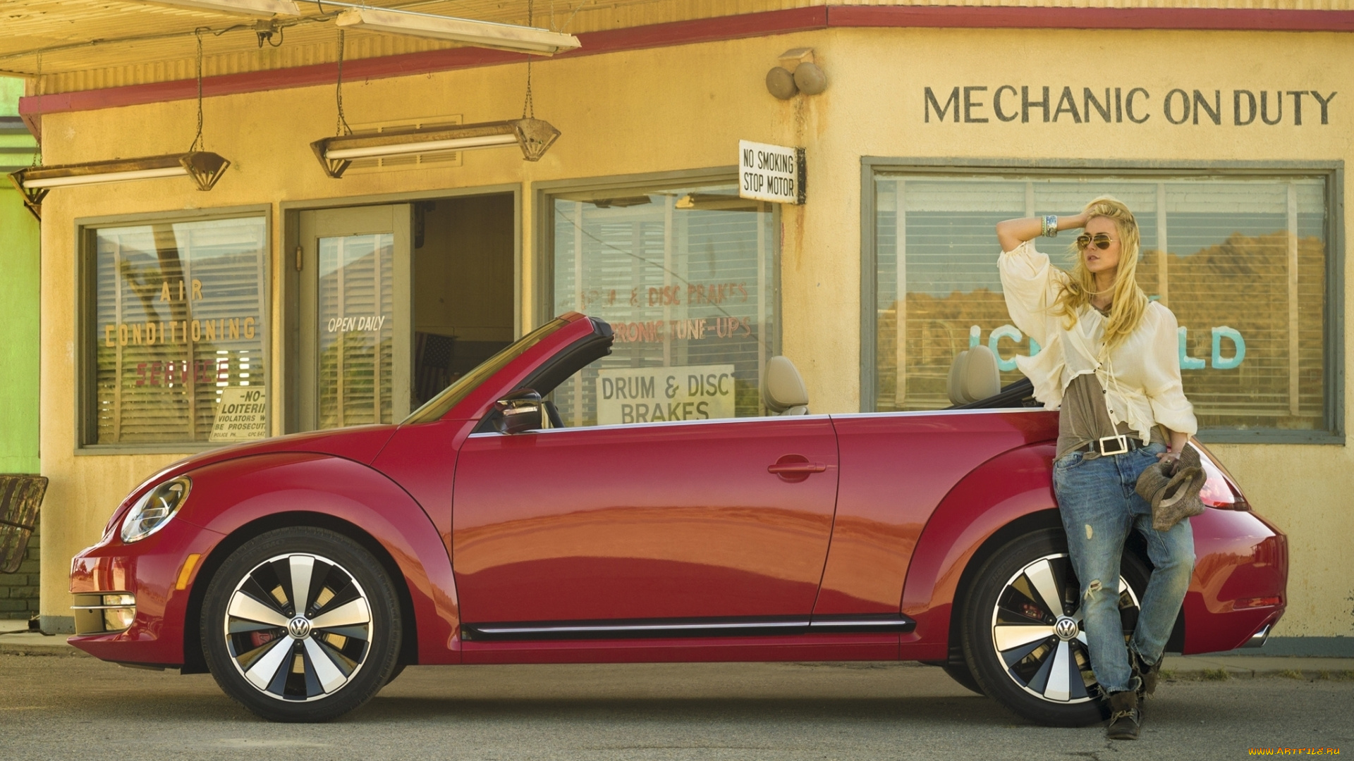 автомобили, авто, девушками, фольксваген, жук, кабриолет, красный, вид, сбоку, девушка, заправка, окна, фон