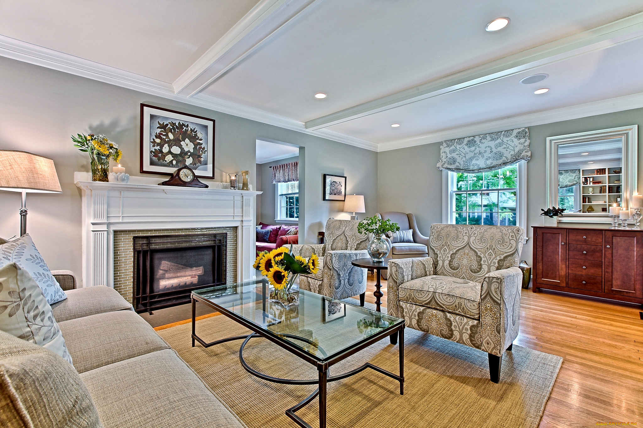 интерьер, гостиная, столик, букет, кресла, камин