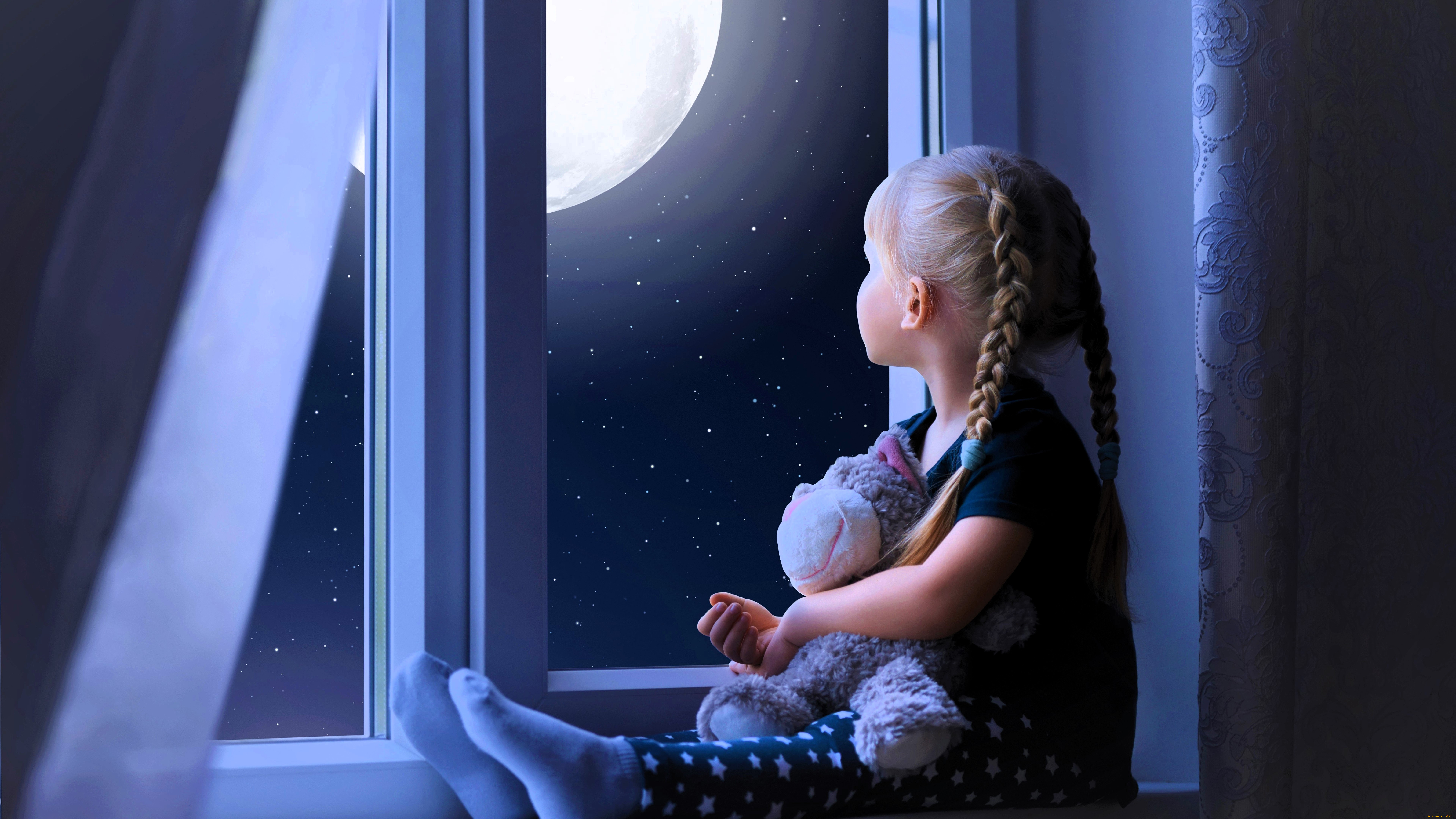 разное, дети, девочка, ребенок, косы, пижама, игрушка, подоконник, окно, ночь, луна