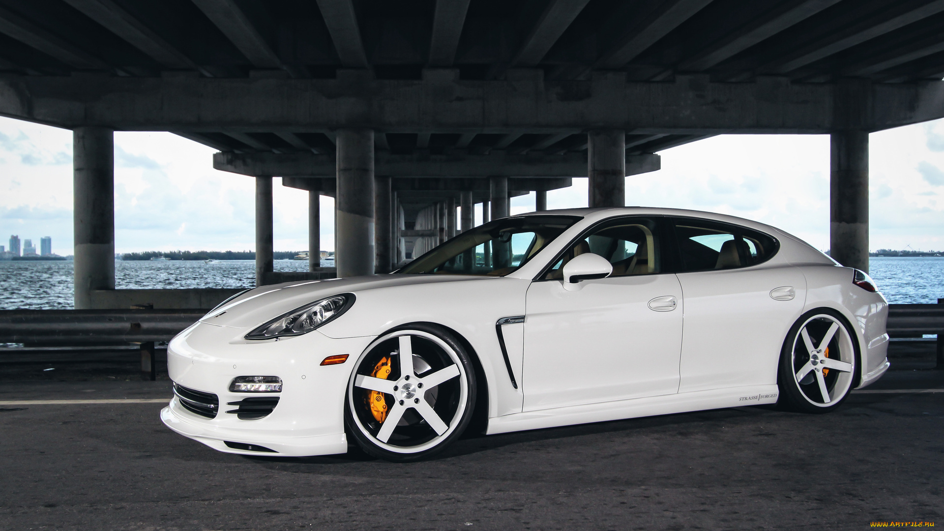 автомобили, porsche, тюнинг, panamera, машины, мост, отбойник, диски