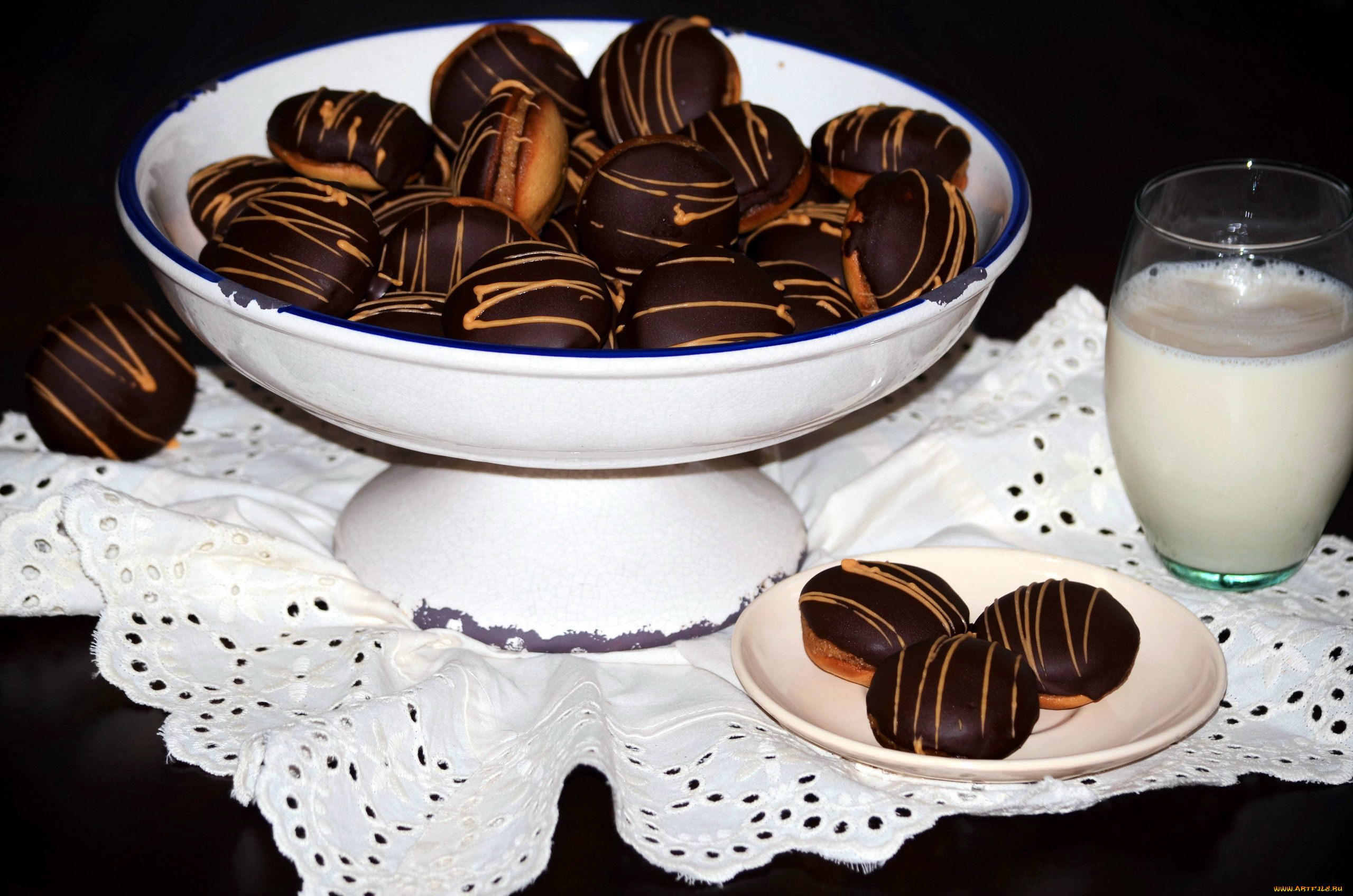 еда, пирожные, , кексы, , печенье, шоколадные, ваза, молоко