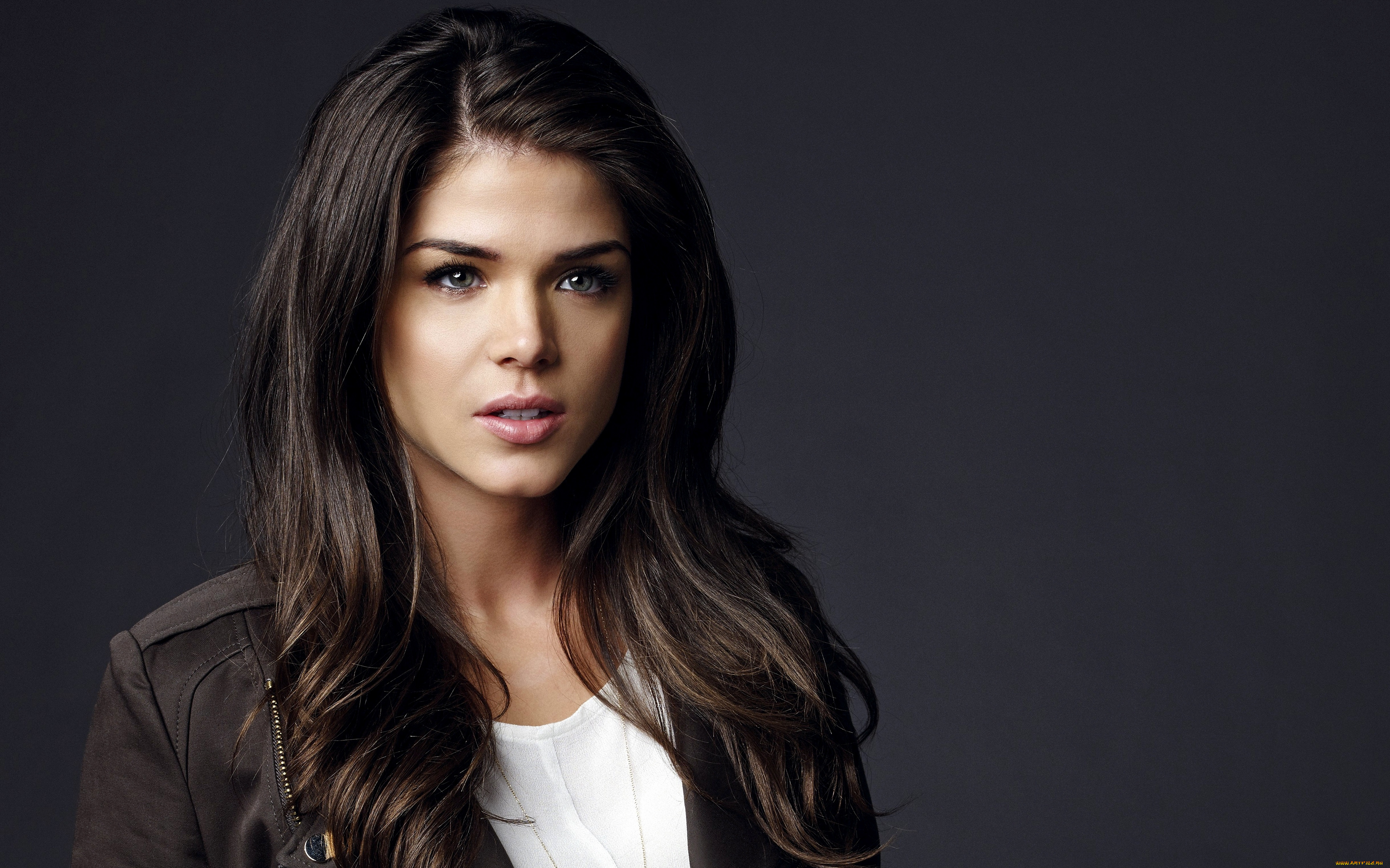 девушки, marie, avgeropoulos, куртка, актриса, брюнетка