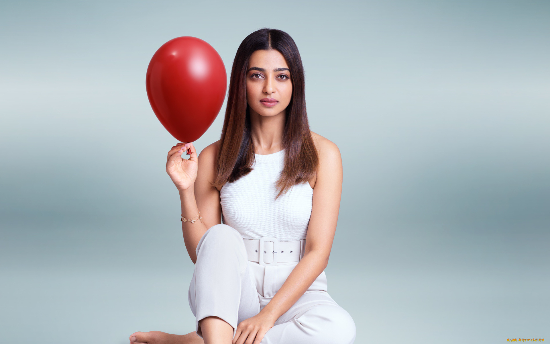 девушки, radhika, apte, шатенка, топ, брюки, шарик