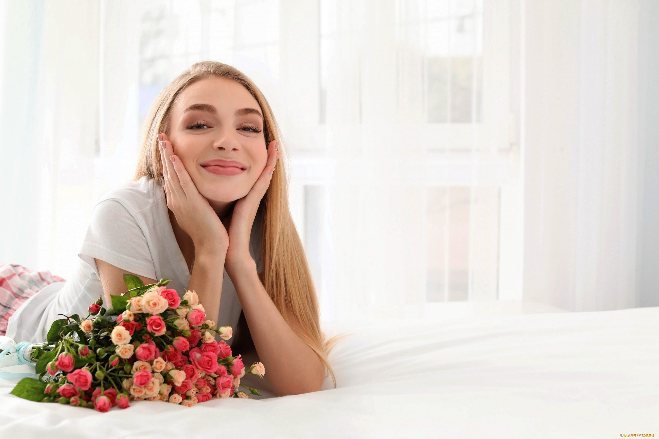 девушки, -, блондинки, , светловолосые, розы, блондинка, поза, улыбка