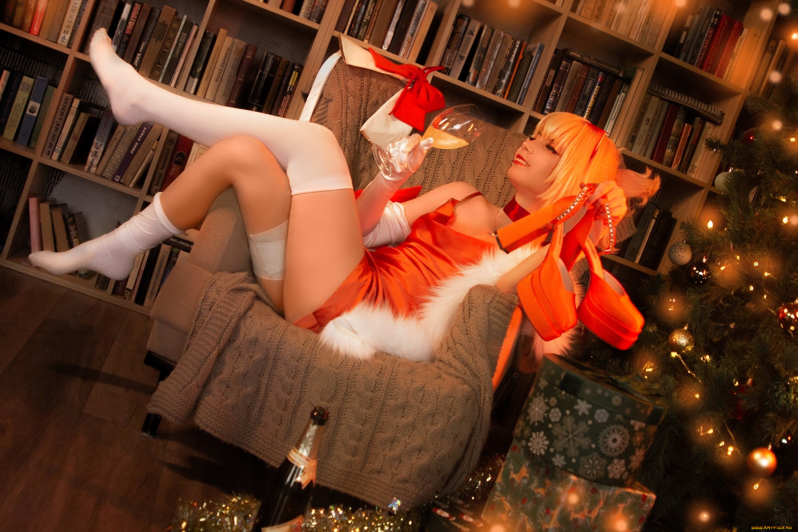 devil, mint, девушки, -, снегурочки, образ, костюм, бокал, кресло, ёлка, полки