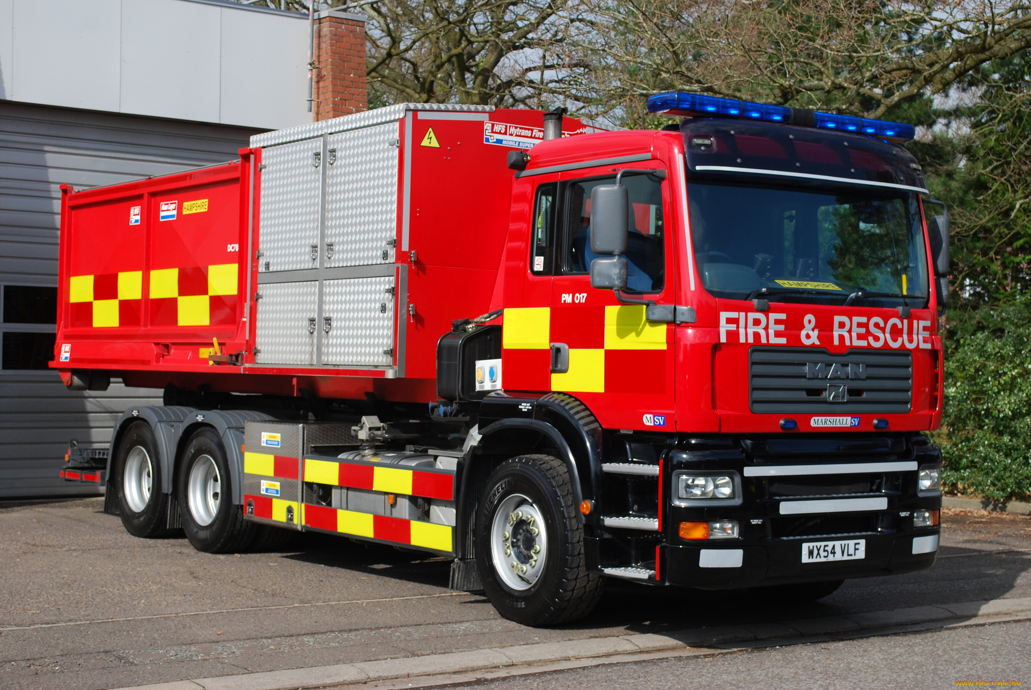 автомобили, пожарные, машины, спецтехника, пожарный, автомобиль, колеса, дорога, красный