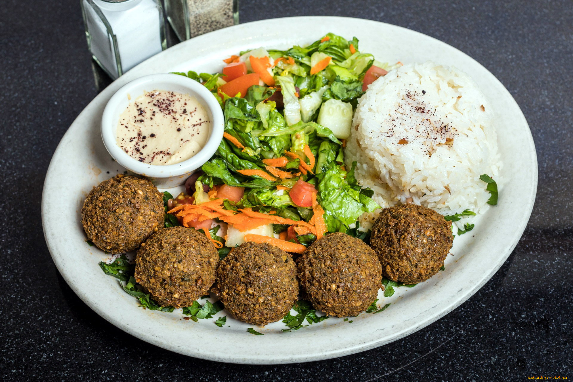 еда, вторые, блюда, тефтели, салат, рис