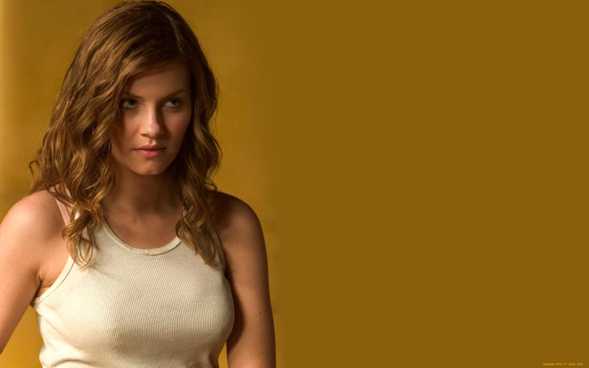 кино, фильмы, house, of, wax, elisha, cuthbert, рыжая, майка