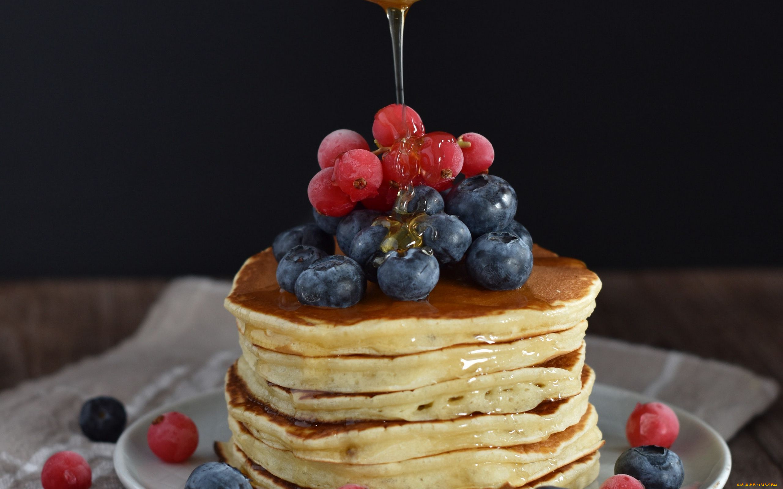 еда, блины, , оладьи, черника, мед
