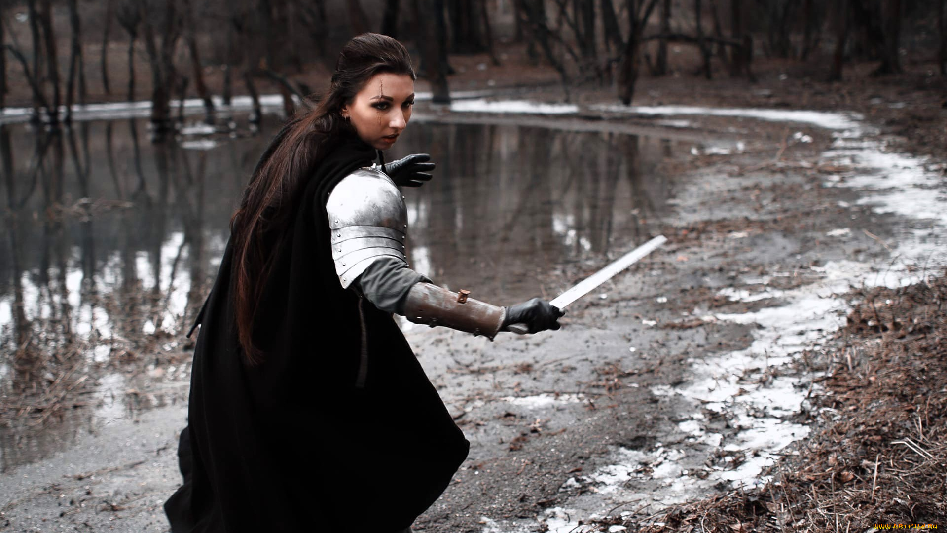 девушки, ольга, кожевникова, , lady, bell, образ, косплей, наряд, костюм, плащ, кольчуга, меч, озеро, лес