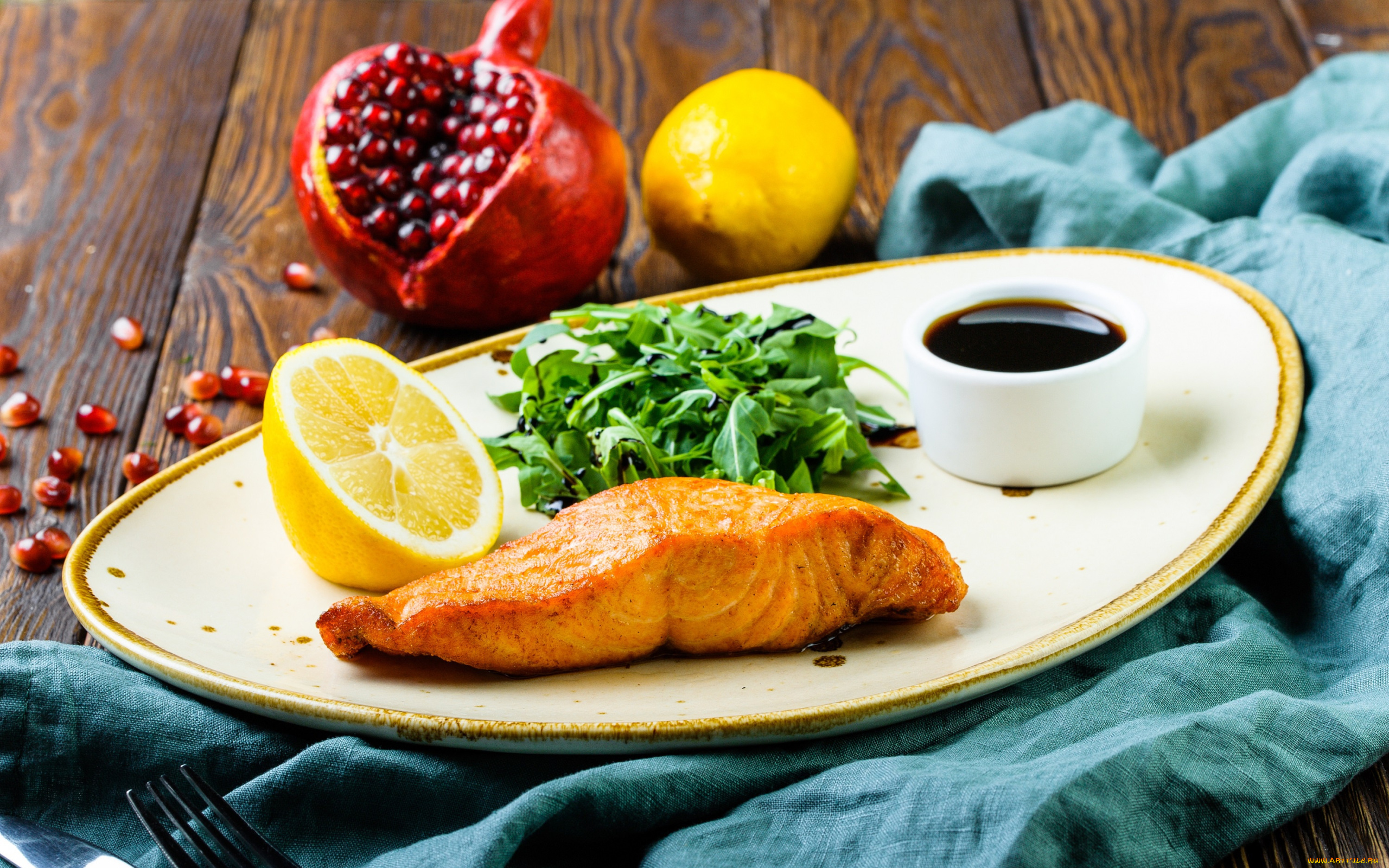 еда, рыбные, блюда, , с, морепродуктами, форель, филе, соус, зелень, гранат, лимон